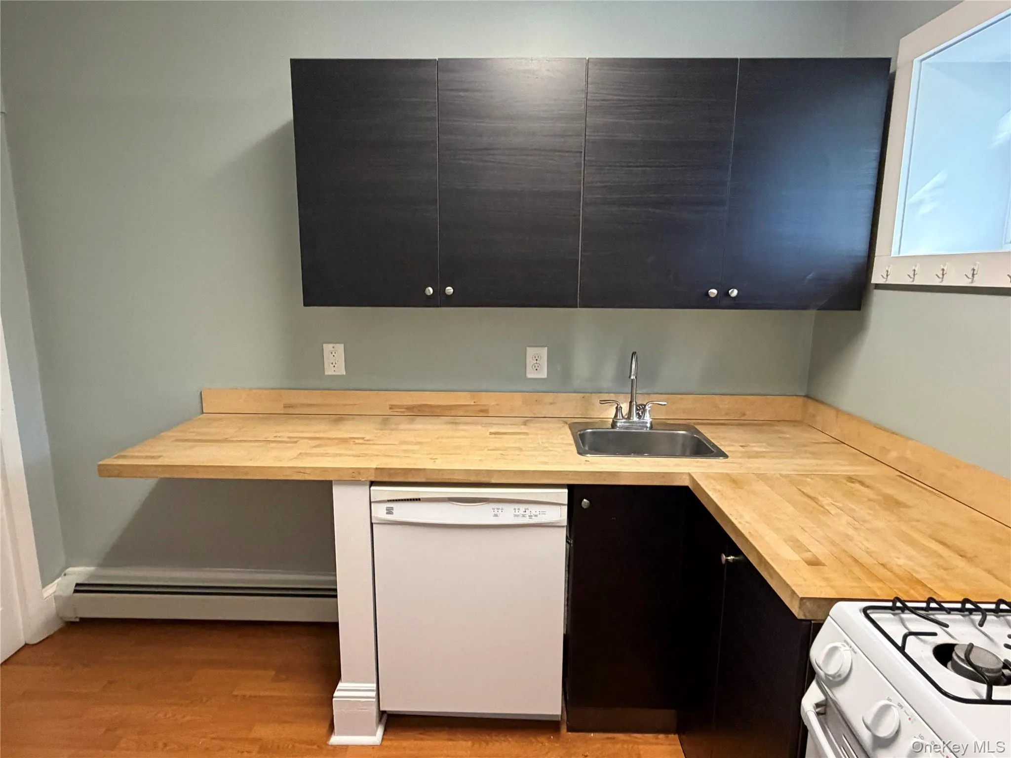19 Wheeler Avenue, Warwick (town), NY, 1 Bedroom Bedrooms, 4 Room Rooms,1 BathroomBathrooms,Residential Lease,For Rent,Wheeler,0,1060122 19 Wheeler Avenue, Warwick (town), NY, 1 Bedroom Bedrooms, 4 Room Rooms,1 BathroomBathrooms,Residential Lease,For Rent,Wheeler,0,1060122