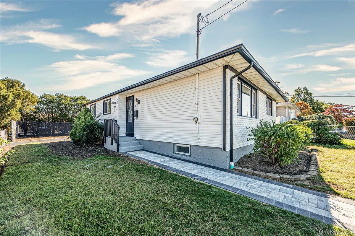 53 1st, Babylon, NY, 3 Bedrooms Bedrooms, 7 Rooms Rooms,1 BathroomBathrooms,Residential,For Rent,1st,0,1060142 53 1st, Babylon, NY, 3 Bedrooms Bedrooms, 7 Rooms Rooms,1 BathroomBathrooms,Residential,For Rent,1st,0,1060142