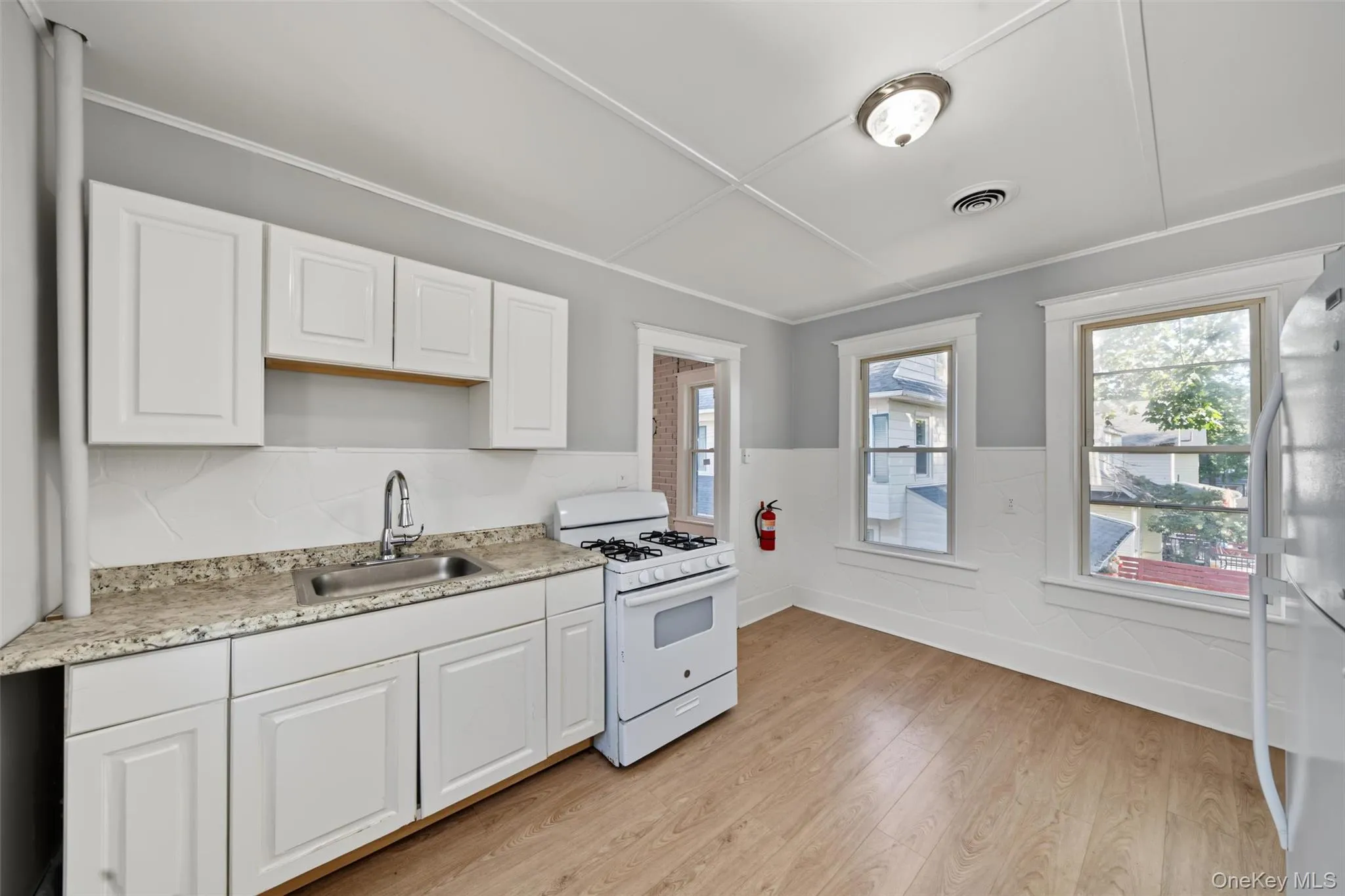 18 Chestnut Street, Middletown, NY, 2 Bedroom Bedrooms, 5 Room Rooms,1 BathroomBathrooms,Residential Lease,For Rent,Chestnut,0,1060150 18 Chestnut Street, Middletown, NY, 2 Bedroom Bedrooms, 5 Room Rooms,1 BathroomBathrooms,Residential Lease,For Rent,Chestnut,0,1060150