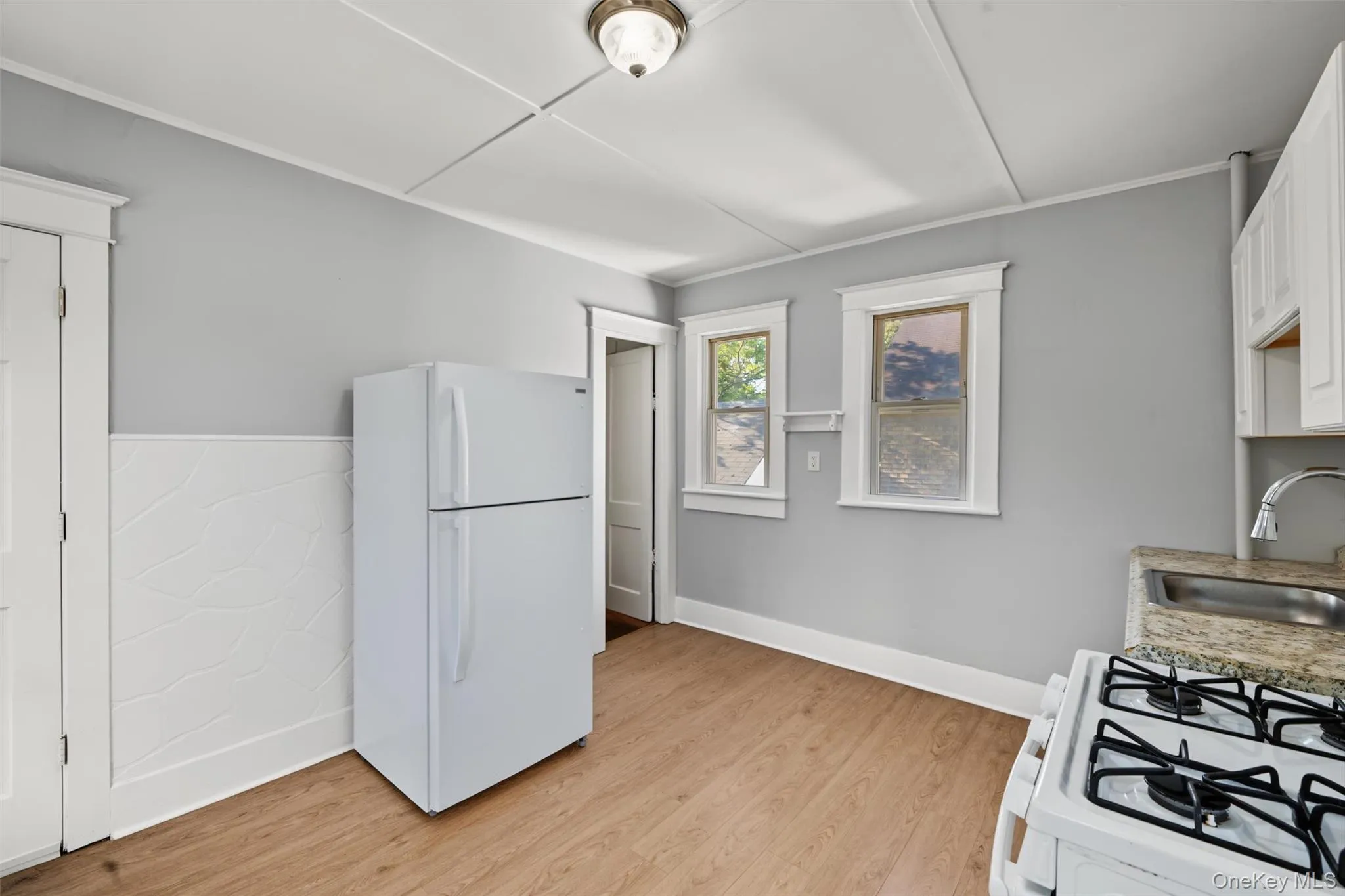 18 Chestnut Street, Middletown, NY, 2 Bedroom Bedrooms, 5 Room Rooms,1 BathroomBathrooms,Residential Lease,For Rent,Chestnut,0,1060150 18 Chestnut Street, Middletown, NY, 2 Bedroom Bedrooms, 5 Room Rooms,1 BathroomBathrooms,Residential Lease,For Rent,Chestnut,0,1060150