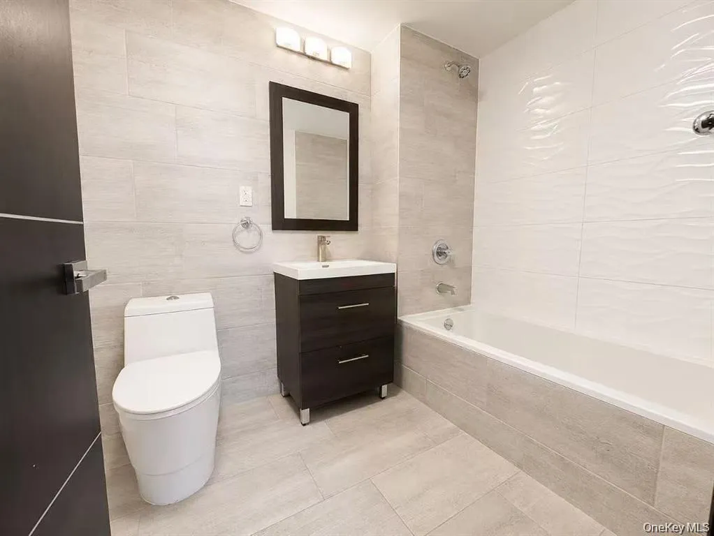 7009 45th Avenue, New York, NY, 2 Bedrooms Bedrooms, 5 Rooms Rooms,2 BathroomsBathrooms,Residential,For Rent,45th,0,1060151 7009 45th Avenue, New York, NY, 2 Bedrooms Bedrooms, 5 Rooms Rooms,2 BathroomsBathrooms,Residential,For Rent,45th,0,1060151
