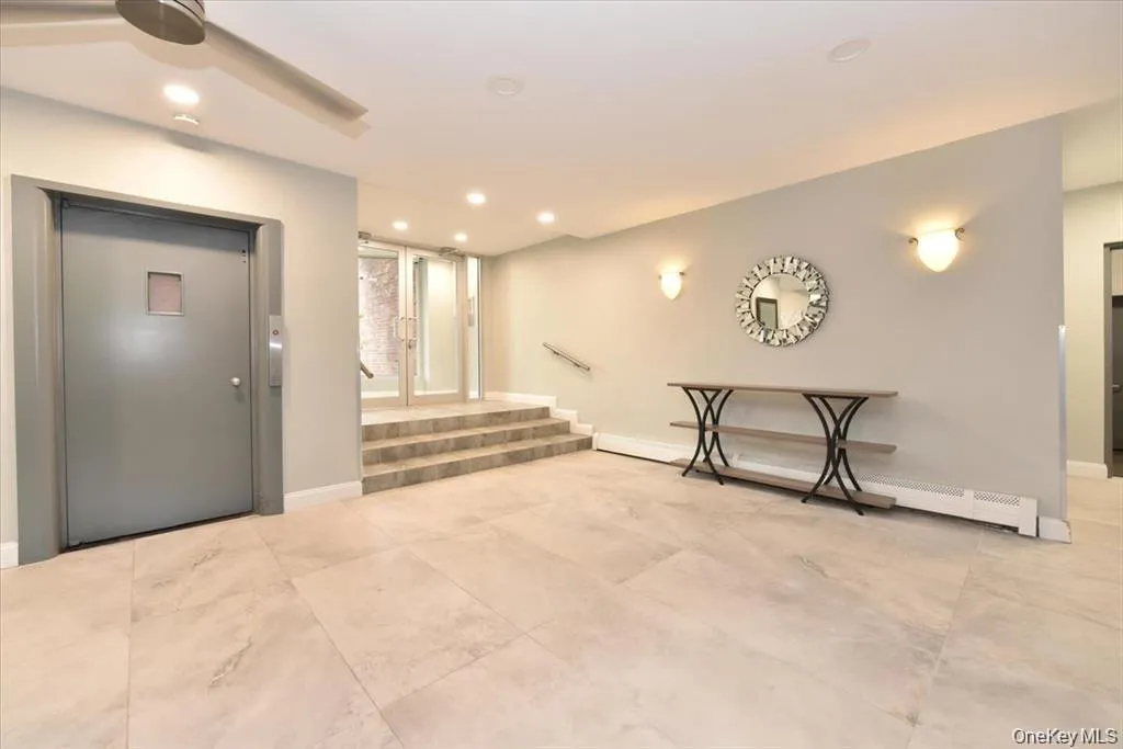 195 S MIDDLE NECK Road, North Hempstead, NY, 1 Bedroom Bedrooms, 3 Rooms Rooms,1 BathroomBathrooms,Residential,For Rent,MIDDLE NECK,0,1060155 195 S MIDDLE NECK Road, North Hempstead, NY, 1 Bedroom Bedrooms, 3 Rooms Rooms,1 BathroomBathrooms,Residential,For Rent,MIDDLE NECK,0,1060155
