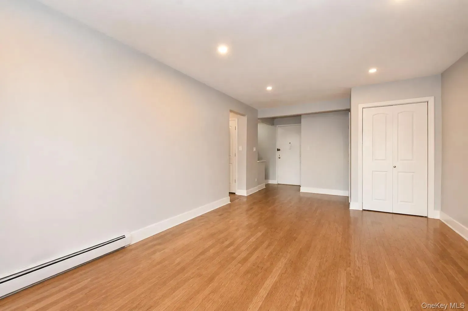 Living Room Empty Living Room Empty