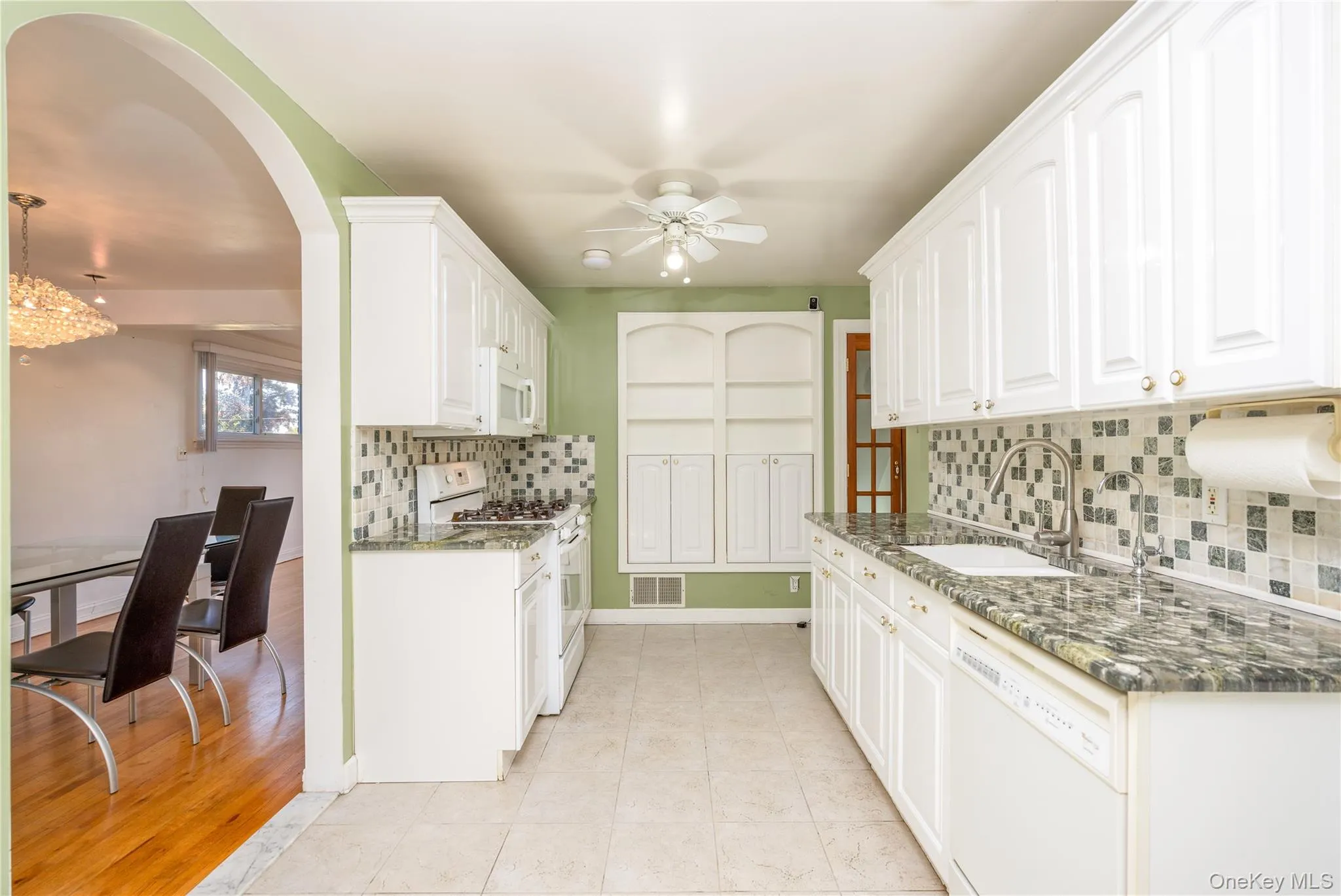 2 Whitman Road, Yonkers, NY, 3 Bedrooms Bedrooms, 6 Rooms Rooms,2 BathroomsBathrooms,Residential,For Rent,Whitman,0,1060157 2 Whitman Road, Yonkers, NY, 3 Bedrooms Bedrooms, 6 Rooms Rooms,2 BathroomsBathrooms,Residential,For Rent,Whitman,0,1060157
