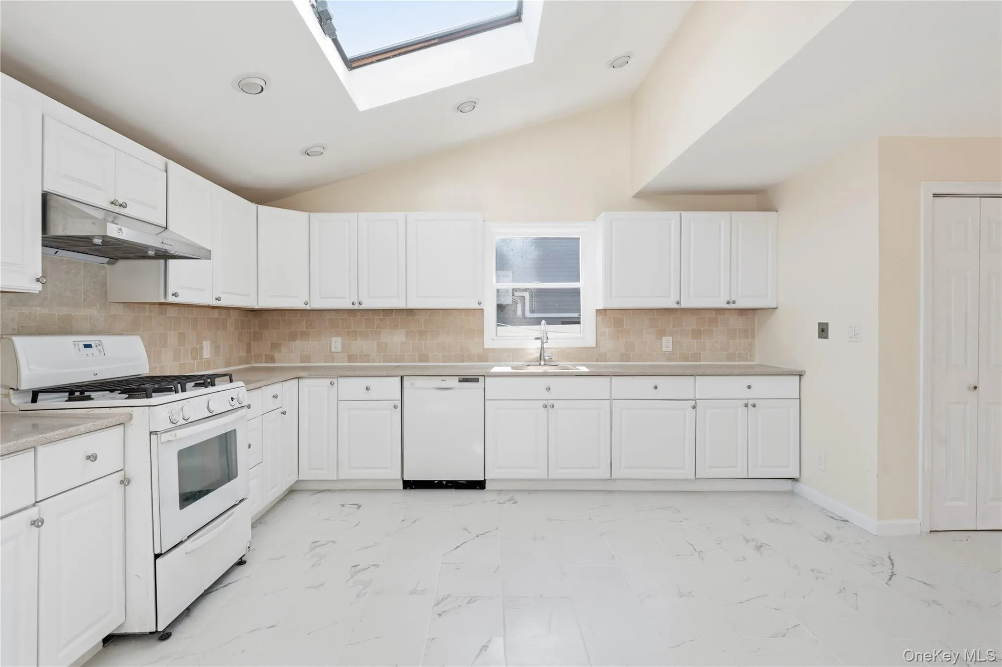 644 8th Street, Babylon, NY, 5 Bedrooms Bedrooms, 7 Rooms Rooms,2 BathroomsBathrooms,Residential,For Rent,8th,0,1060159 644 8th Street, Babylon, NY, 5 Bedrooms Bedrooms, 7 Rooms Rooms,2 BathroomsBathrooms,Residential,For Rent,8th,0,1060159