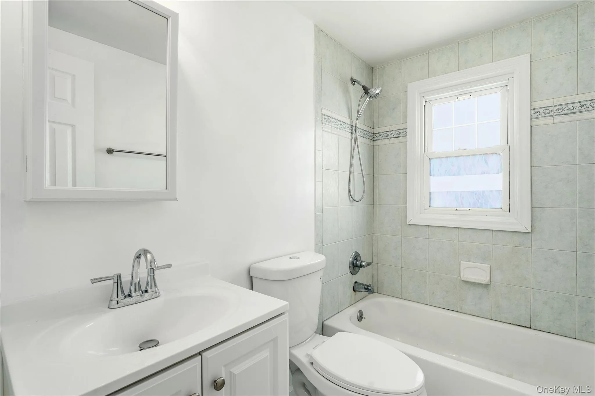 Completely remodeled upper level bedroom (4) Completely remodeled upper level bedroom (4)