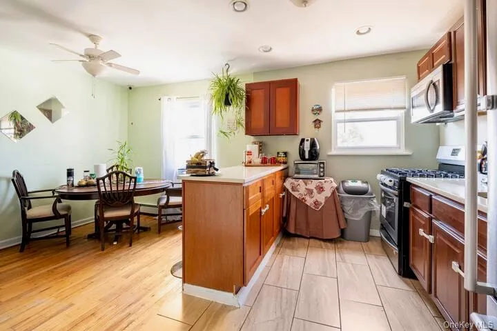 3933 Wilder Avenue, New York, NY, 3 Bedrooms Bedrooms, 8 Rooms Rooms,2 BathroomsBathrooms,Residential Lease,For Rent,Wilder,0,1060161 3933 Wilder Avenue, New York, NY, 3 Bedrooms Bedrooms, 8 Rooms Rooms,2 BathroomsBathrooms,Residential Lease,For Rent,Wilder,0,1060161