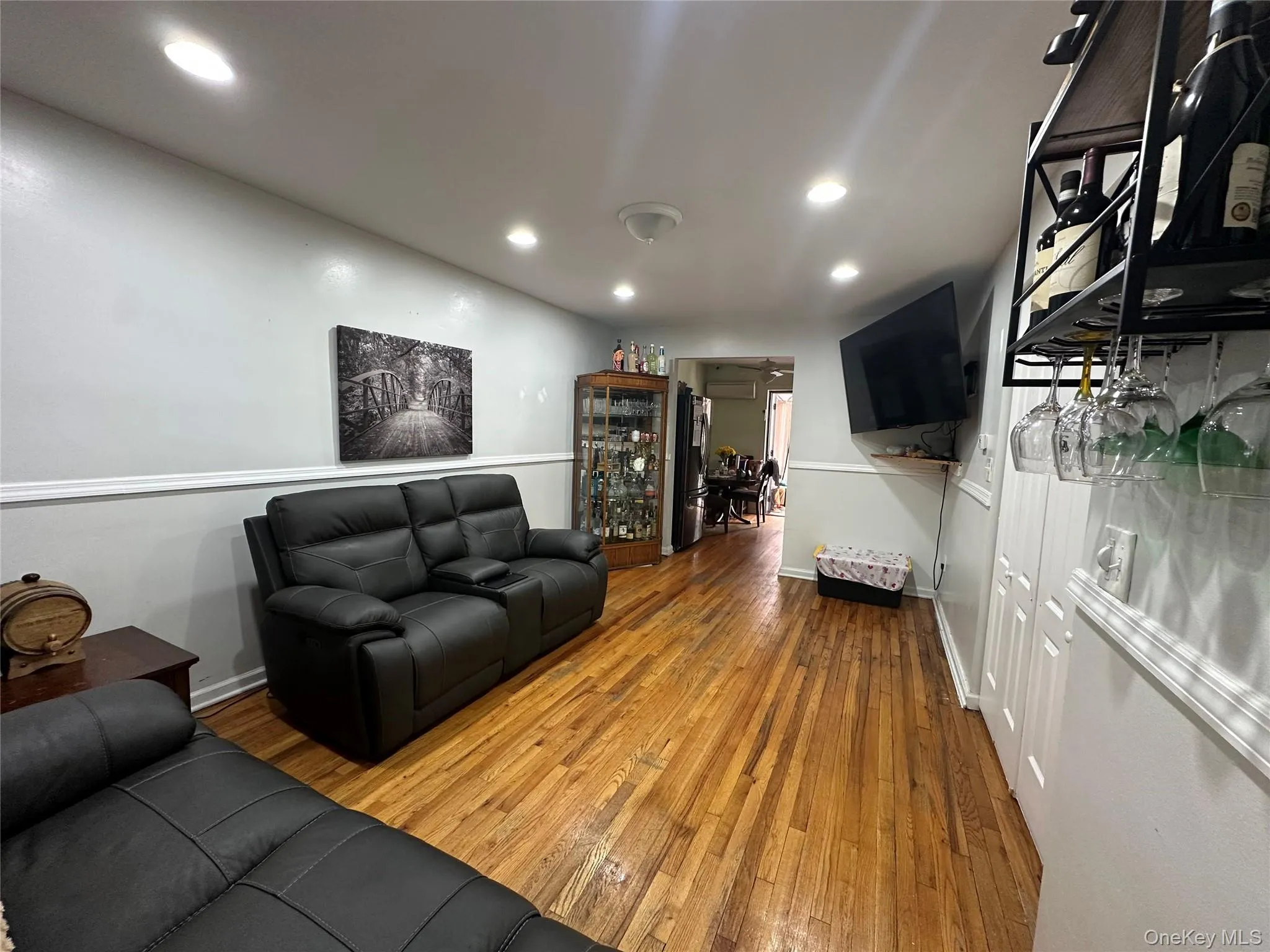 3933 Wilder Avenue, New York, NY, 3 Bedrooms Bedrooms, 8 Rooms Rooms,2 BathroomsBathrooms,Residential Lease,For Rent,Wilder,0,1060161 3933 Wilder Avenue, New York, NY, 3 Bedrooms Bedrooms, 8 Rooms Rooms,2 BathroomsBathrooms,Residential Lease,For Rent,Wilder,0,1060161