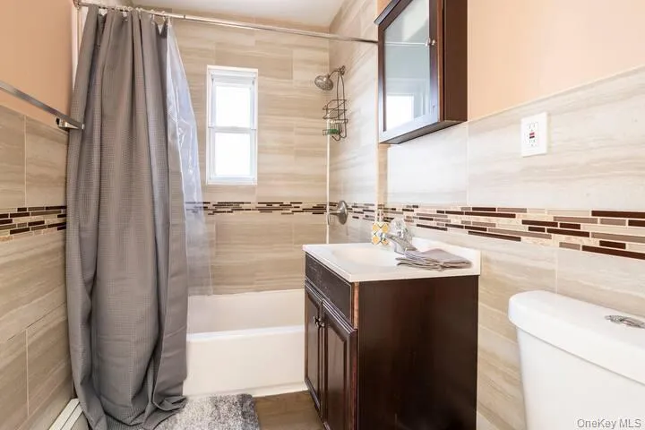 3933 Wilder Avenue, New York, NY, 3 Bedrooms Bedrooms, 8 Rooms Rooms,2 BathroomsBathrooms,Residential Lease,For Rent,Wilder,0,1060161 3933 Wilder Avenue, New York, NY, 3 Bedrooms Bedrooms, 8 Rooms Rooms,2 BathroomsBathrooms,Residential Lease,For Rent,Wilder,0,1060161