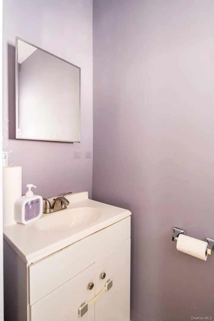 3933 Wilder Avenue, New York, NY, 3 Bedrooms Bedrooms, 8 Rooms Rooms,2 BathroomsBathrooms,Residential Lease,For Rent,Wilder,0,1060161 3933 Wilder Avenue, New York, NY, 3 Bedrooms Bedrooms, 8 Rooms Rooms,2 BathroomsBathrooms,Residential Lease,For Rent,Wilder,0,1060161