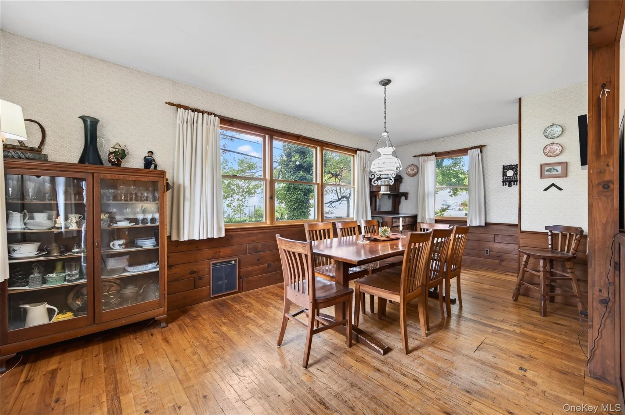 12 Haven Drive, Huntington, NY, 5 Bedrooms Bedrooms, 9 Rooms Rooms,2 BathroomsBathrooms,Residential,For Rent,Haven,0,1060181 12 Haven Drive, Huntington, NY, 5 Bedrooms Bedrooms, 9 Rooms Rooms,2 BathroomsBathrooms,Residential,For Rent,Haven,0,1060181