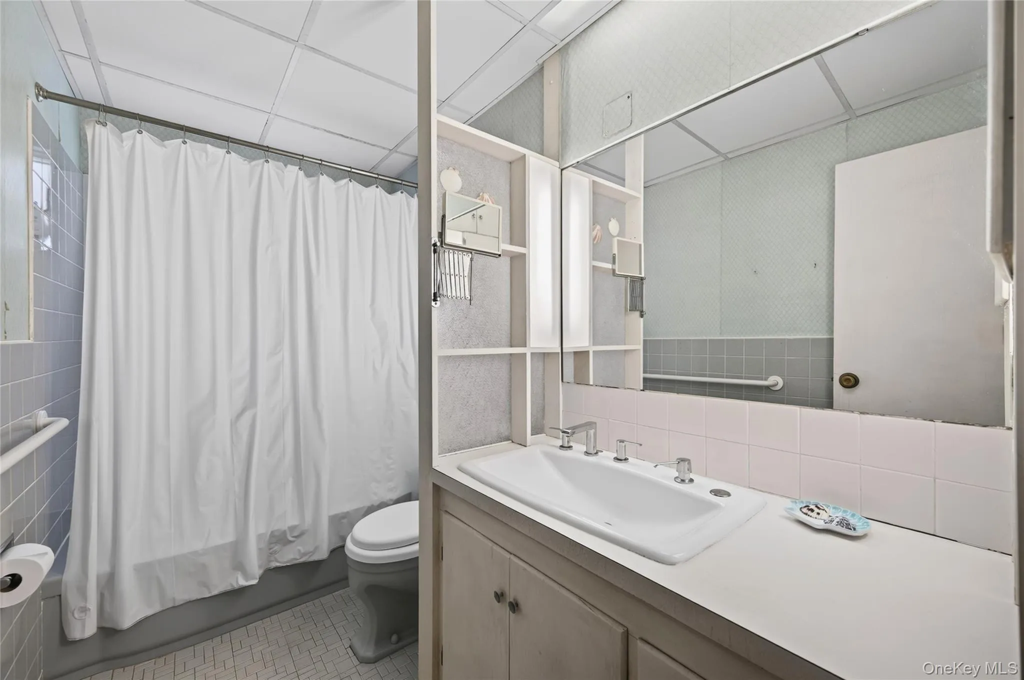 12 Haven Drive, Huntington, NY, 5 Bedrooms Bedrooms, 9 Rooms Rooms,2 BathroomsBathrooms,Residential,For Rent,Haven,0,1060181 12 Haven Drive, Huntington, NY, 5 Bedrooms Bedrooms, 9 Rooms Rooms,2 BathroomsBathrooms,Residential,For Rent,Haven,0,1060181