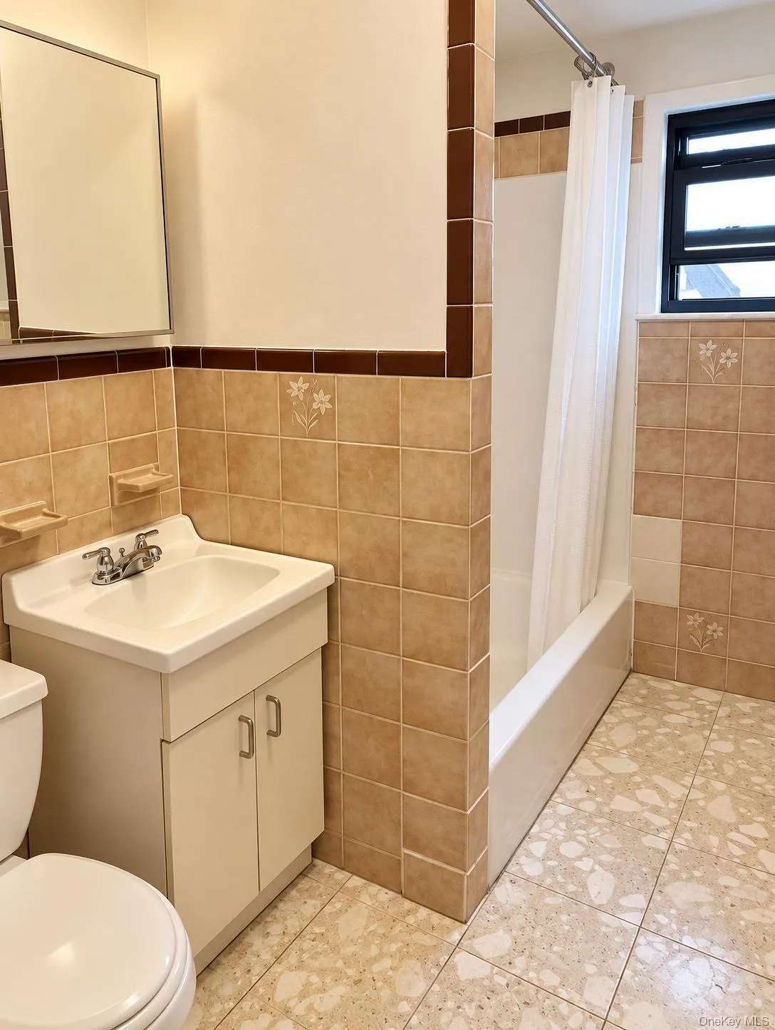 264 Driggs Avenue, New York, NY, 1 Bedroom Bedrooms, 2 Room Rooms,1 BathroomBathrooms,Residential Lease,For Rent,Driggs,0,1060185 264 Driggs Avenue, New York, NY, 1 Bedroom Bedrooms, 2 Room Rooms,1 BathroomBathrooms,Residential Lease,For Rent,Driggs,0,1060185