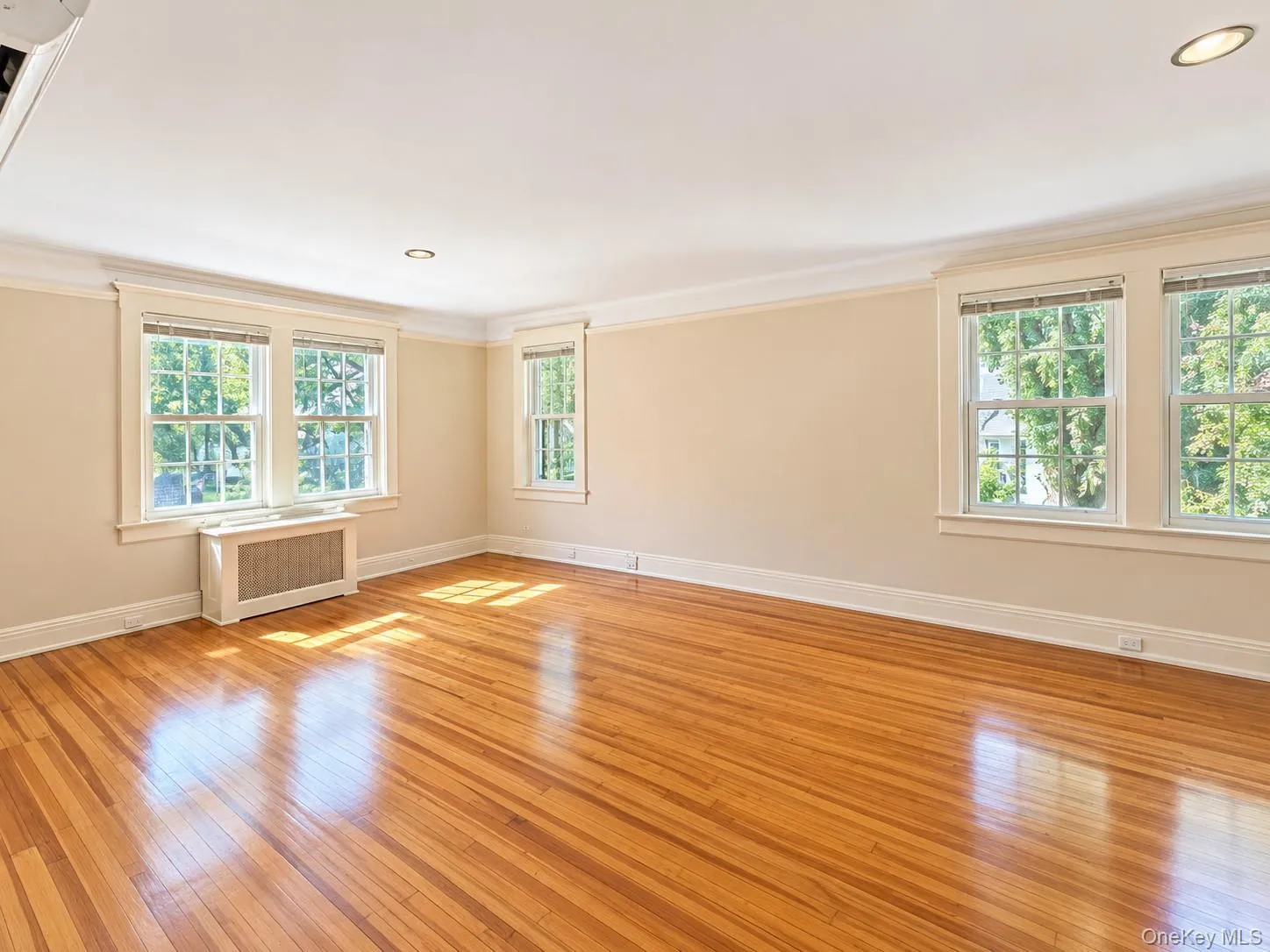 2 Ivy Close, New York, NY, 5 Bedrooms Bedrooms, 10 Rooms Rooms,2 BathroomsBathrooms,Residential,For Rent,Ivy Close,0,1060195 2 Ivy Close, New York, NY, 5 Bedrooms Bedrooms, 10 Rooms Rooms,2 BathroomsBathrooms,Residential,For Rent,Ivy Close,0,1060195
