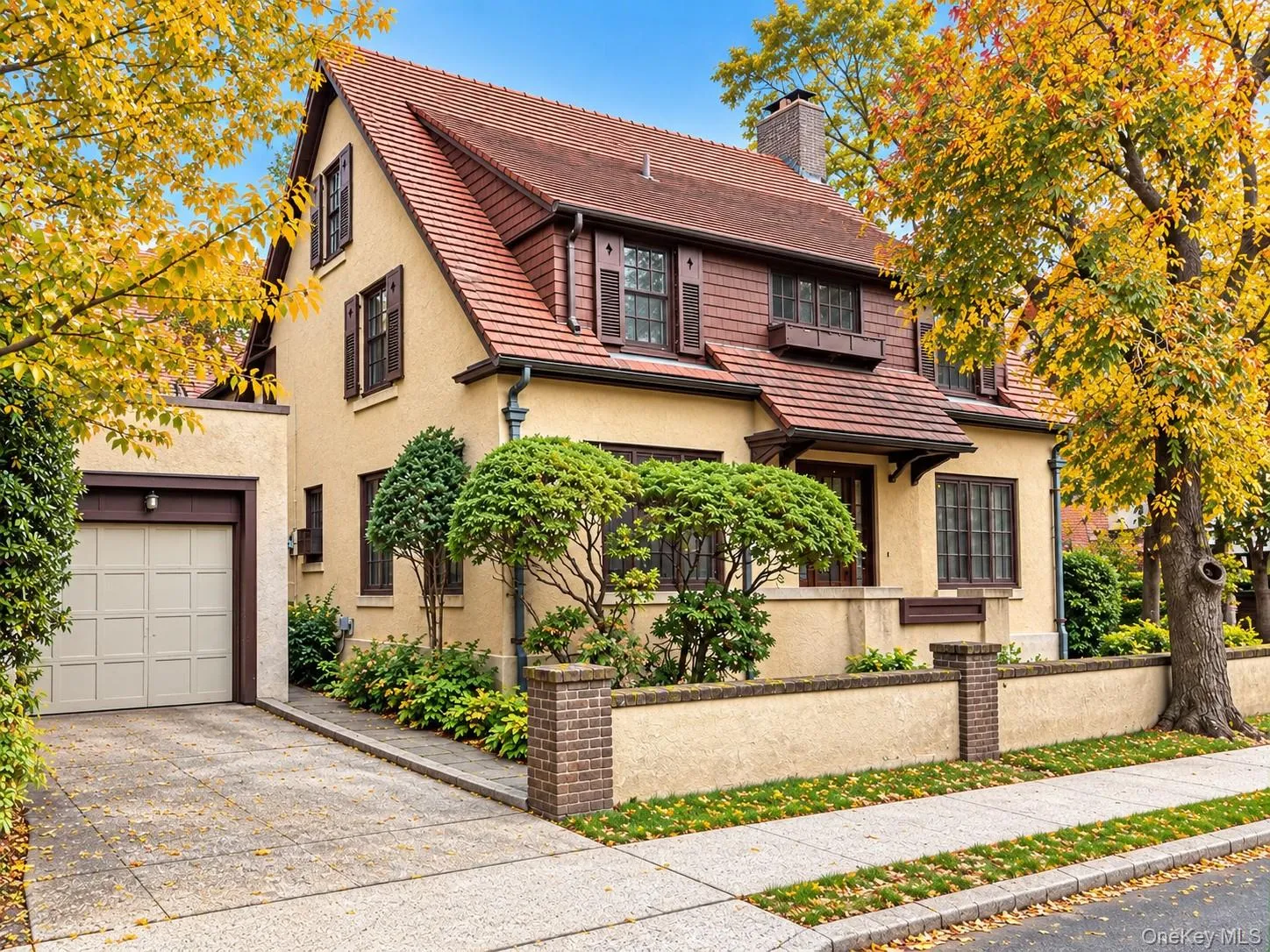 2 Ivy Close, New York, NY, 5 Bedrooms Bedrooms, 10 Rooms Rooms,2 BathroomsBathrooms,Residential,For Rent,Ivy Close,0,1060195 2 Ivy Close, New York, NY, 5 Bedrooms Bedrooms, 10 Rooms Rooms,2 BathroomsBathrooms,Residential,For Rent,Ivy Close,0,1060195