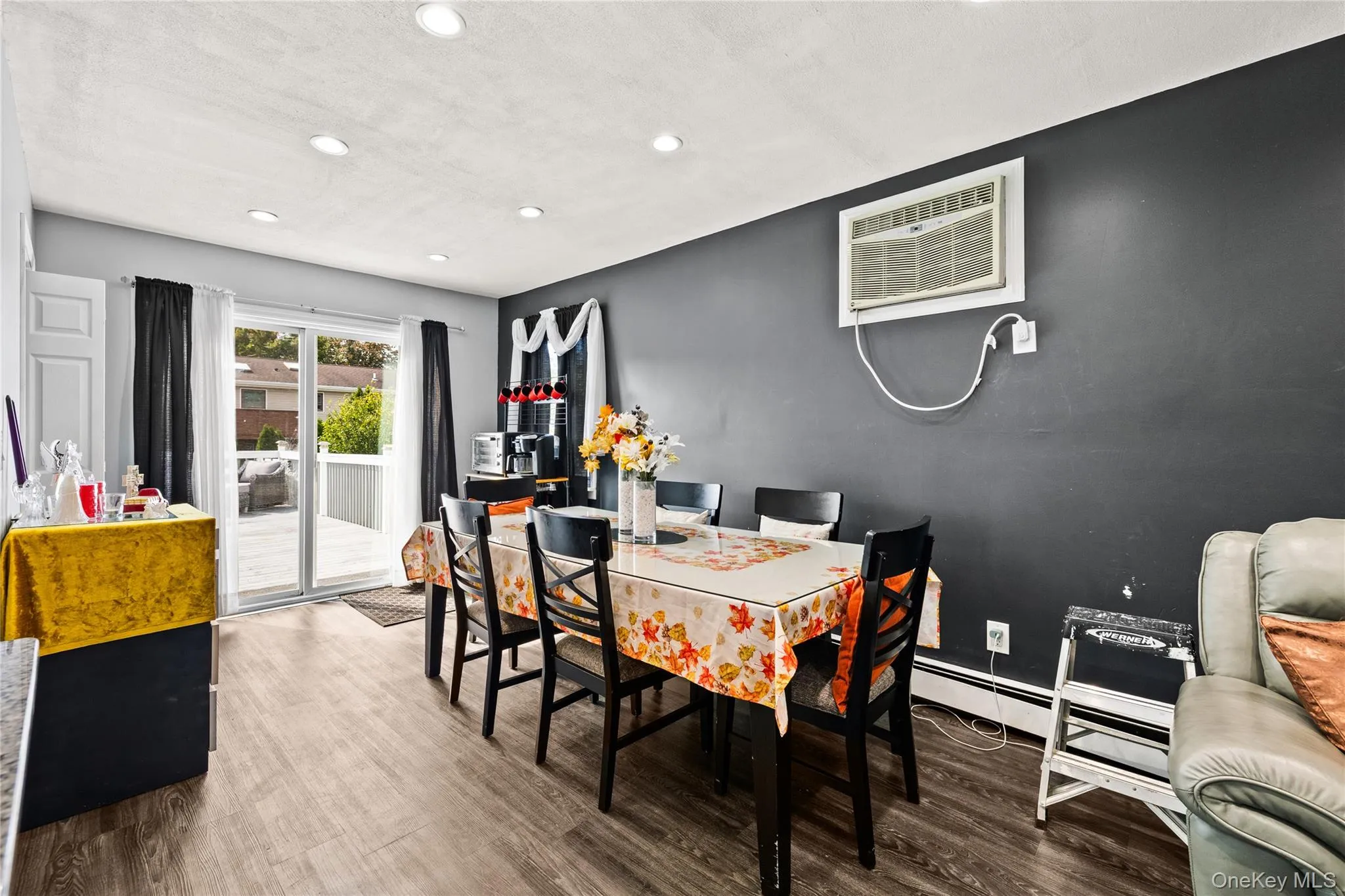 607 Monroe Avenue, Babylon, NY, 4 Bedrooms Bedrooms, 8 Rooms Rooms,2 BathroomsBathrooms,Residential,For Rent,Monroe,0,1060207 607 Monroe Avenue, Babylon, NY, 4 Bedrooms Bedrooms, 8 Rooms Rooms,2 BathroomsBathrooms,Residential,For Rent,Monroe,0,1060207