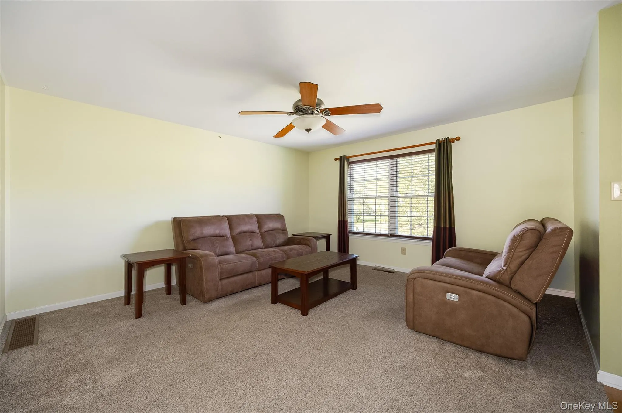 86 Turnberry Court, Poughkeepsie, NY, 3 Bedrooms Bedrooms, 8 Rooms Rooms,2 BathroomsBathrooms,Residential,For Rent,Turnberry,0,1060212 86 Turnberry Court, Poughkeepsie, NY, 3 Bedrooms Bedrooms, 8 Rooms Rooms,2 BathroomsBathrooms,Residential,For Rent,Turnberry,0,1060212