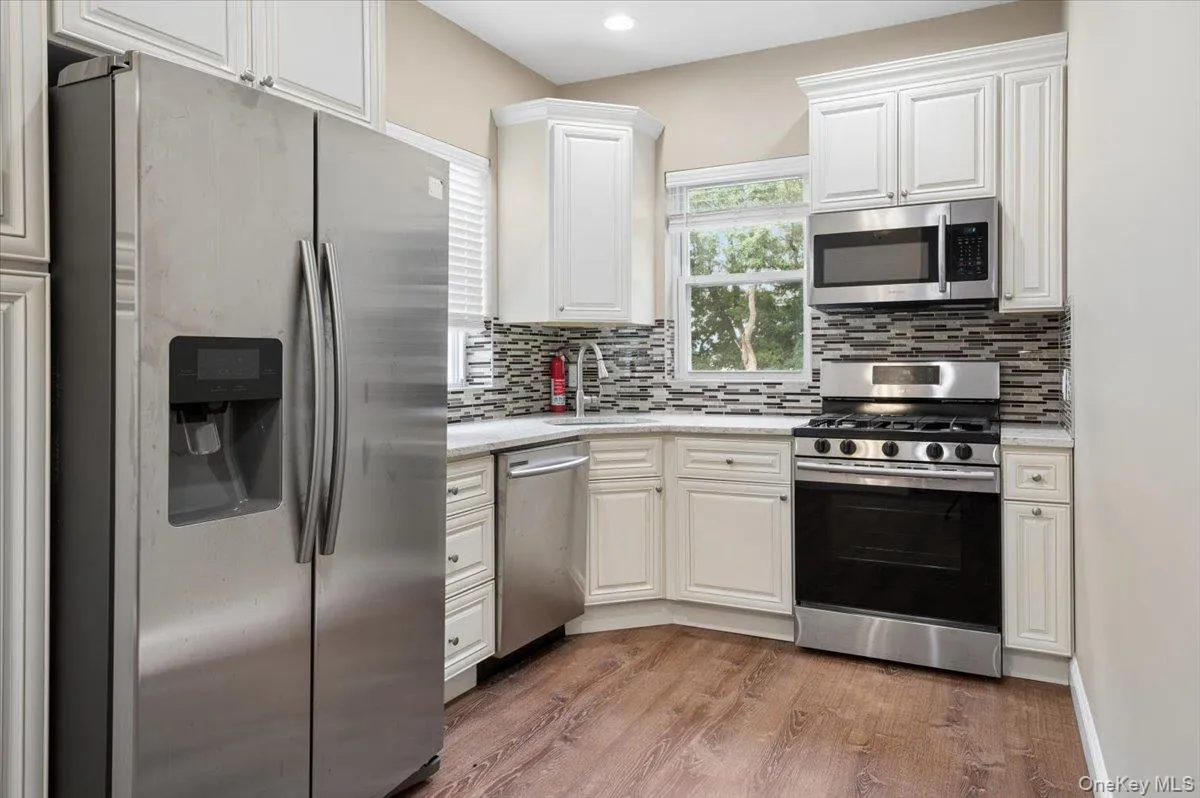 84 Howard Street, Mount Pleasant, NY, 2 Bedroom Bedrooms, 5 Room Rooms,1 BathroomBathrooms,Residential Lease,For Rent,Howard,0,1060213 84 Howard Street, Mount Pleasant, NY, 2 Bedroom Bedrooms, 5 Room Rooms,1 BathroomBathrooms,Residential Lease,For Rent,Howard,0,1060213