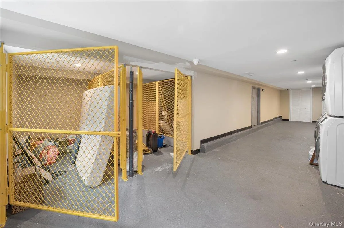 84 Howard Street, Mount Pleasant, NY, 2 Bedroom Bedrooms, 5 Room Rooms,1 BathroomBathrooms,Residential Lease,For Rent,Howard,0,1060213 84 Howard Street, Mount Pleasant, NY, 2 Bedroom Bedrooms, 5 Room Rooms,1 BathroomBathrooms,Residential Lease,For Rent,Howard,0,1060213