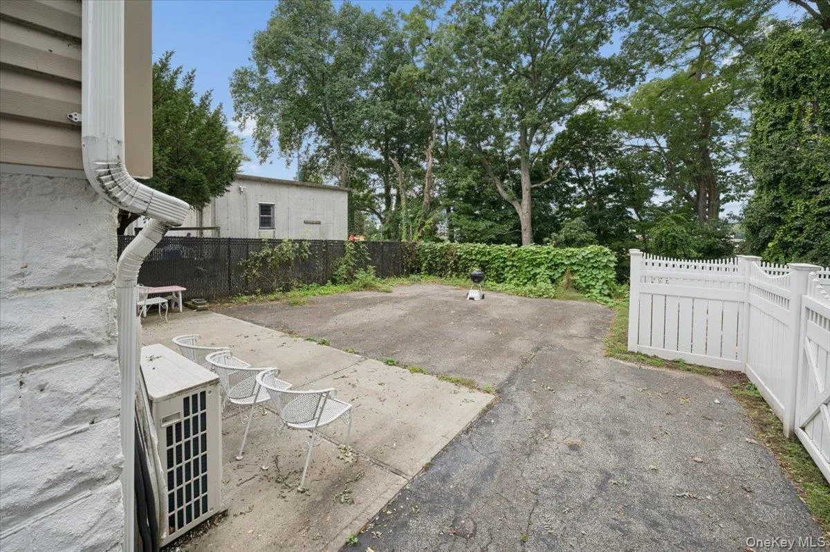 84 Howard Street, Mount Pleasant, NY, 2 Bedroom Bedrooms, 5 Room Rooms,1 BathroomBathrooms,Residential Lease,For Rent,Howard,0,1060213 84 Howard Street, Mount Pleasant, NY, 2 Bedroom Bedrooms, 5 Room Rooms,1 BathroomBathrooms,Residential Lease,For Rent,Howard,0,1060213