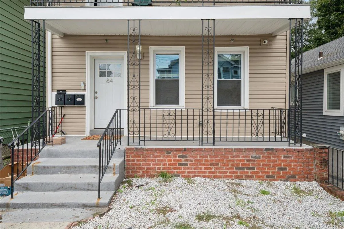 84 Howard Street, Mount Pleasant, NY, 2 Bedroom Bedrooms, 5 Room Rooms,1 BathroomBathrooms,Residential Lease,For Rent,Howard,0,1060213 84 Howard Street, Mount Pleasant, NY, 2 Bedroom Bedrooms, 5 Room Rooms,1 BathroomBathrooms,Residential Lease,For Rent,Howard,0,1060213