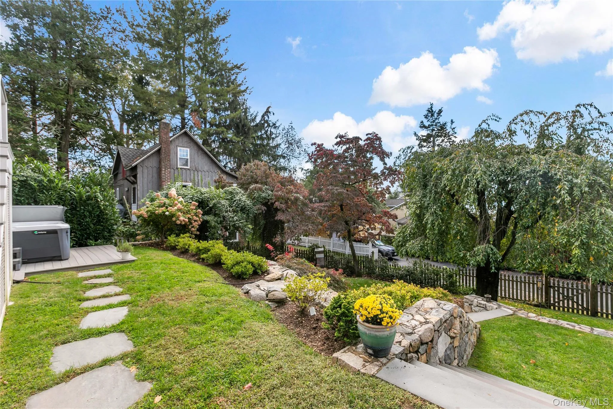 Custom landscaped design by world renowned landscape designer, Jan Johnsen. Custom landscaped design by world renowned landscape designer, Jan Johnsen.