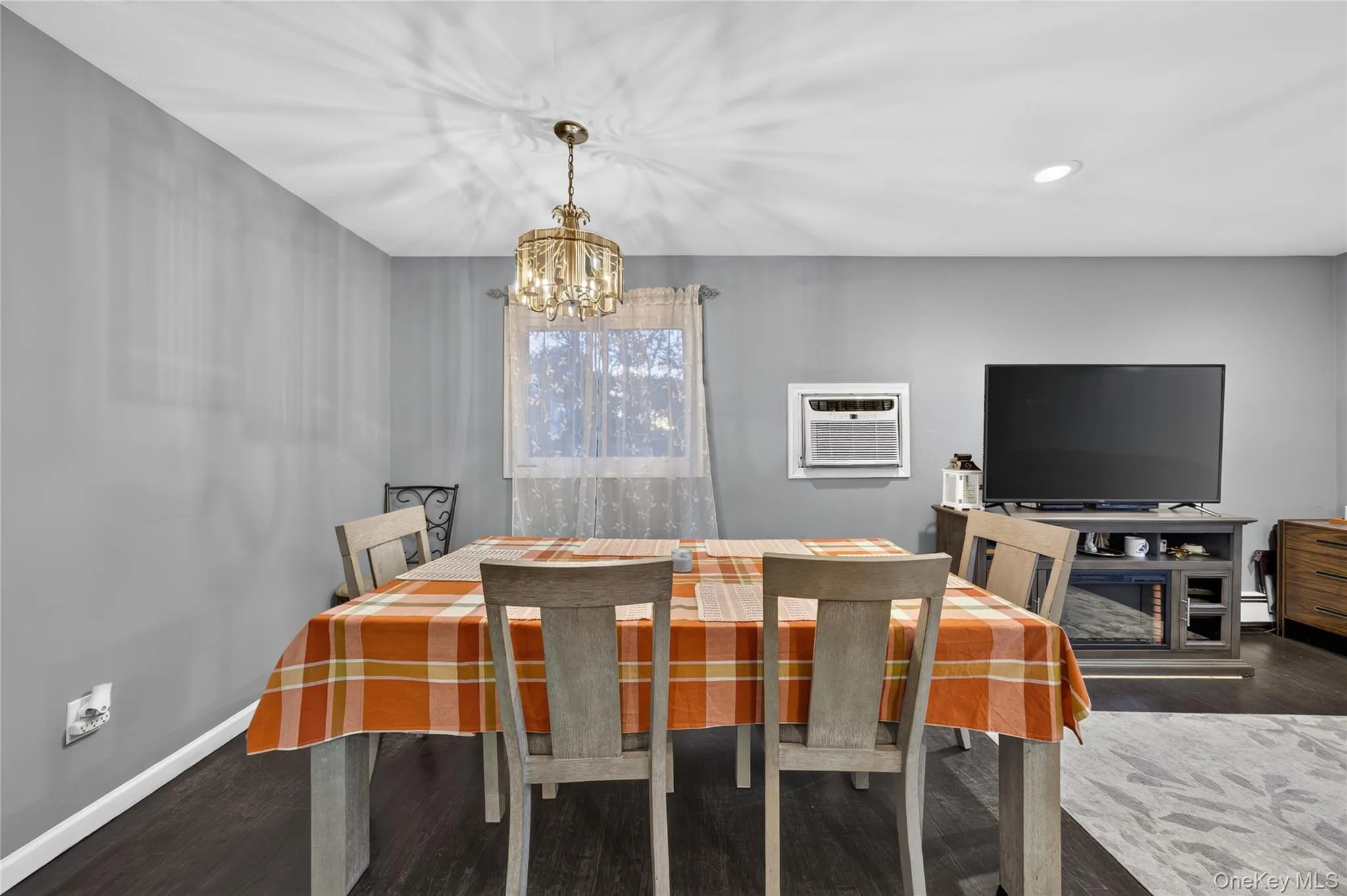 3 Jasper Avenue, Brookhaven, NY, 5 Bedrooms Bedrooms, 10 Rooms Rooms,2 BathroomsBathrooms,Residential,For Rent,Jasper,0,1060235 3 Jasper Avenue, Brookhaven, NY, 5 Bedrooms Bedrooms, 10 Rooms Rooms,2 BathroomsBathrooms,Residential,For Rent,Jasper,0,1060235