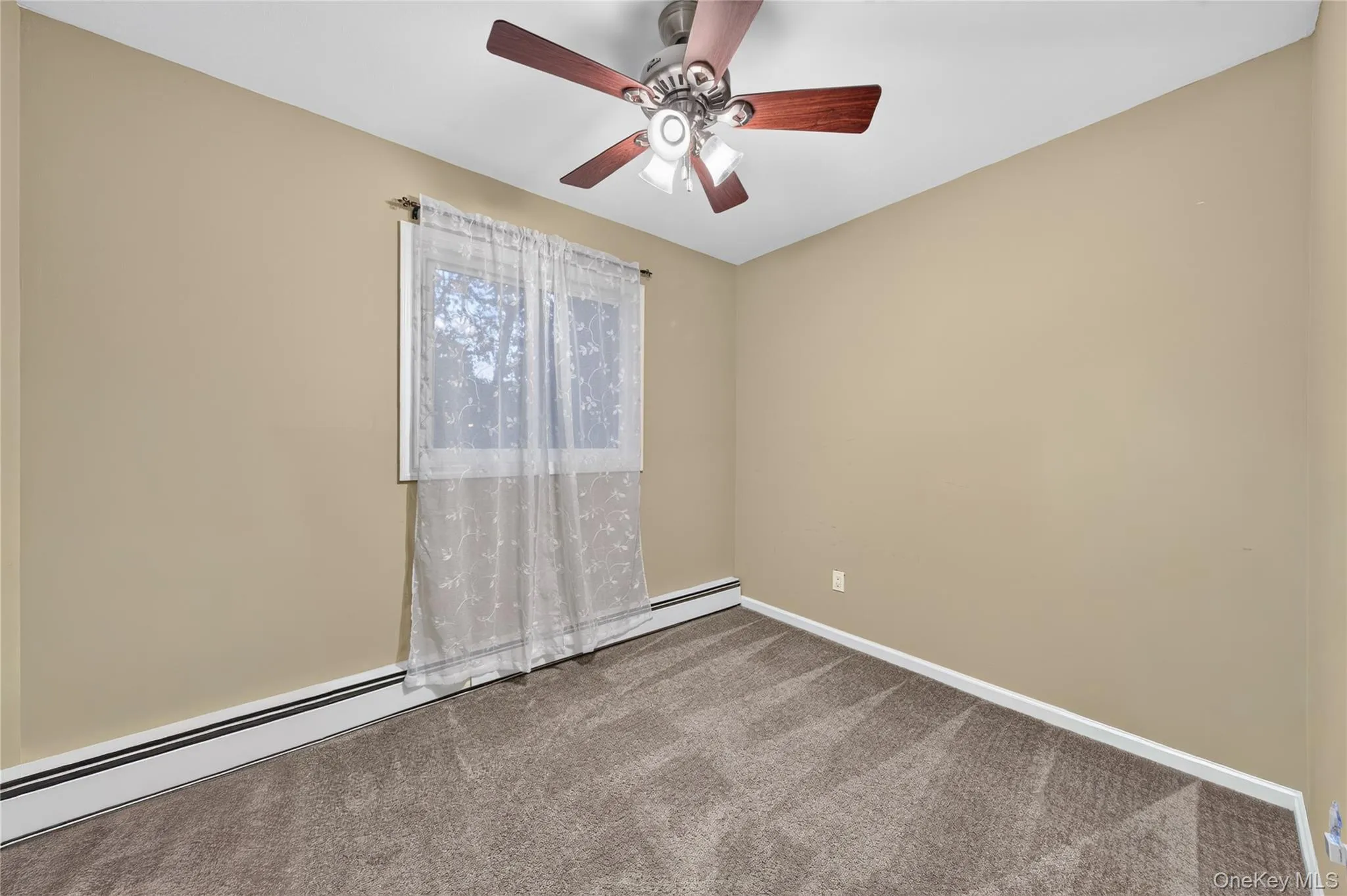 3 Jasper Avenue, Brookhaven, NY, 5 Bedrooms Bedrooms, 10 Rooms Rooms,2 BathroomsBathrooms,Residential,For Rent,Jasper,0,1060235 3 Jasper Avenue, Brookhaven, NY, 5 Bedrooms Bedrooms, 10 Rooms Rooms,2 BathroomsBathrooms,Residential,For Rent,Jasper,0,1060235