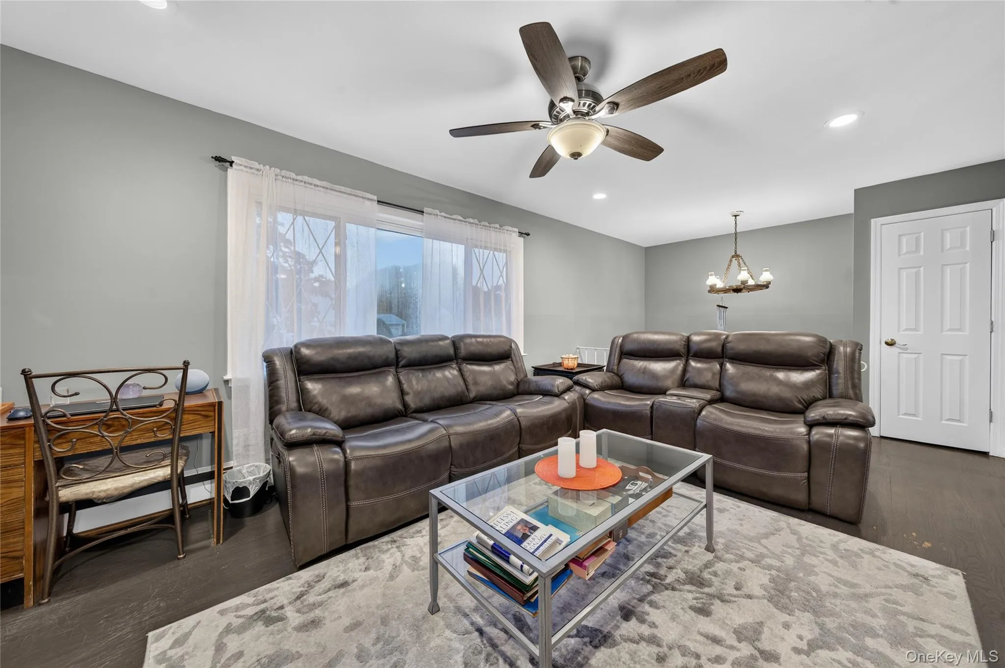 3 Jasper Avenue, Brookhaven, NY, 5 Bedrooms Bedrooms, 10 Rooms Rooms,2 BathroomsBathrooms,Residential,For Rent,Jasper,0,1060235 3 Jasper Avenue, Brookhaven, NY, 5 Bedrooms Bedrooms, 10 Rooms Rooms,2 BathroomsBathrooms,Residential,For Rent,Jasper,0,1060235