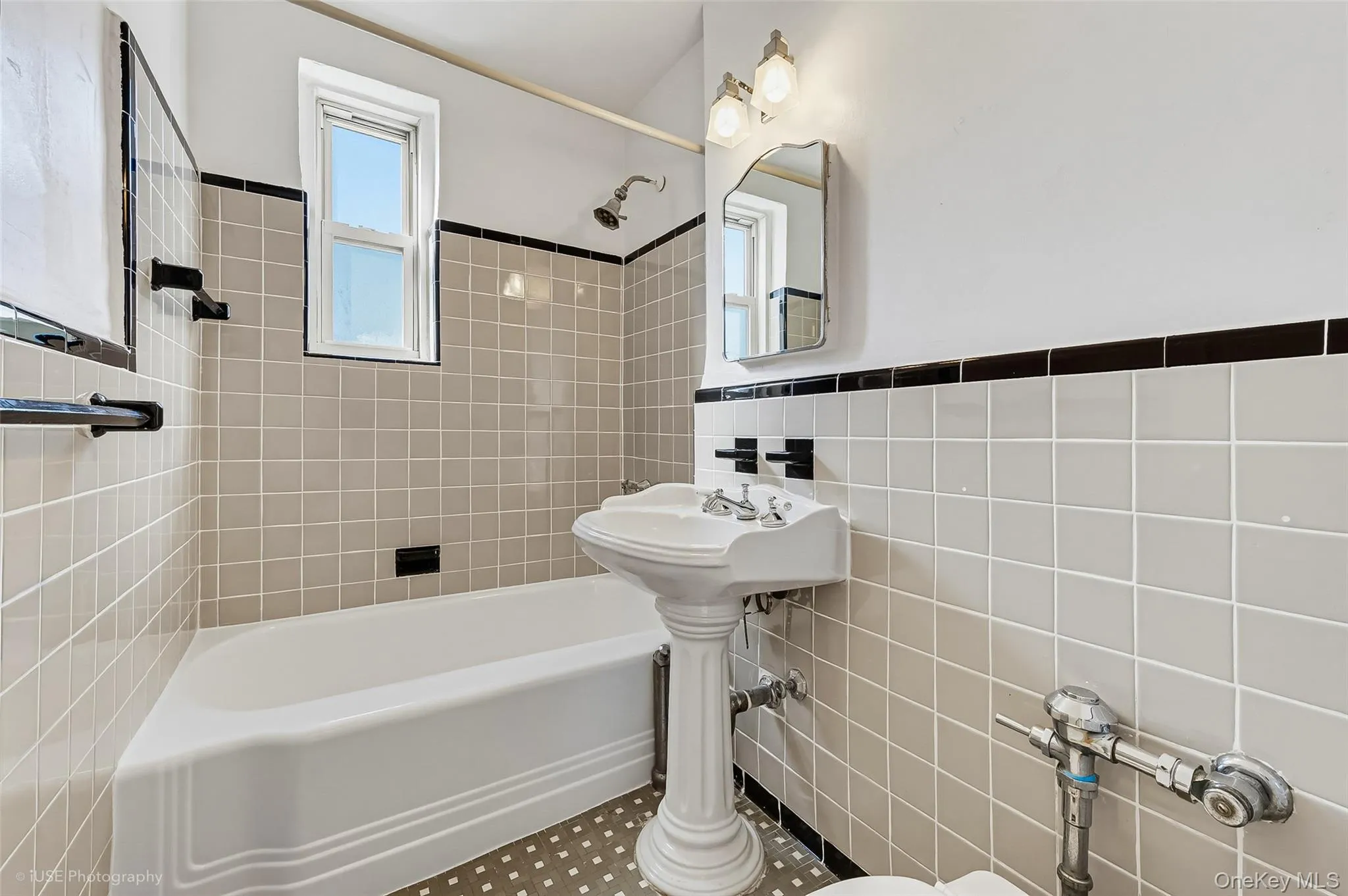 39-30 52nd Street, New York, NY, 1 Bedroom Bedrooms, 4 Rooms Rooms,1 BathroomBathrooms,Residential,For Rent,52nd Street,0,1060240 39-30 52nd Street, New York, NY, 1 Bedroom Bedrooms, 4 Rooms Rooms,1 BathroomBathrooms,Residential,For Rent,52nd Street,0,1060240