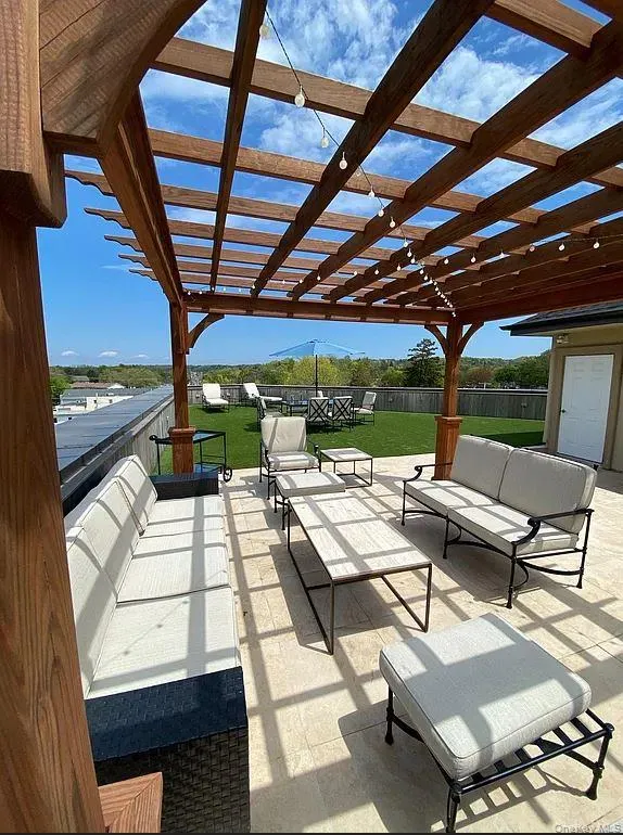 226 New York Avenue, Huntington, NY, 2 Bedroom Bedrooms, 4 Room Rooms,1 BathroomBathrooms,Residential Lease,For Rent,New York Avenue,0,1060242 226 New York Avenue, Huntington, NY, 2 Bedroom Bedrooms, 4 Room Rooms,1 BathroomBathrooms,Residential Lease,For Rent,New York Avenue,0,1060242