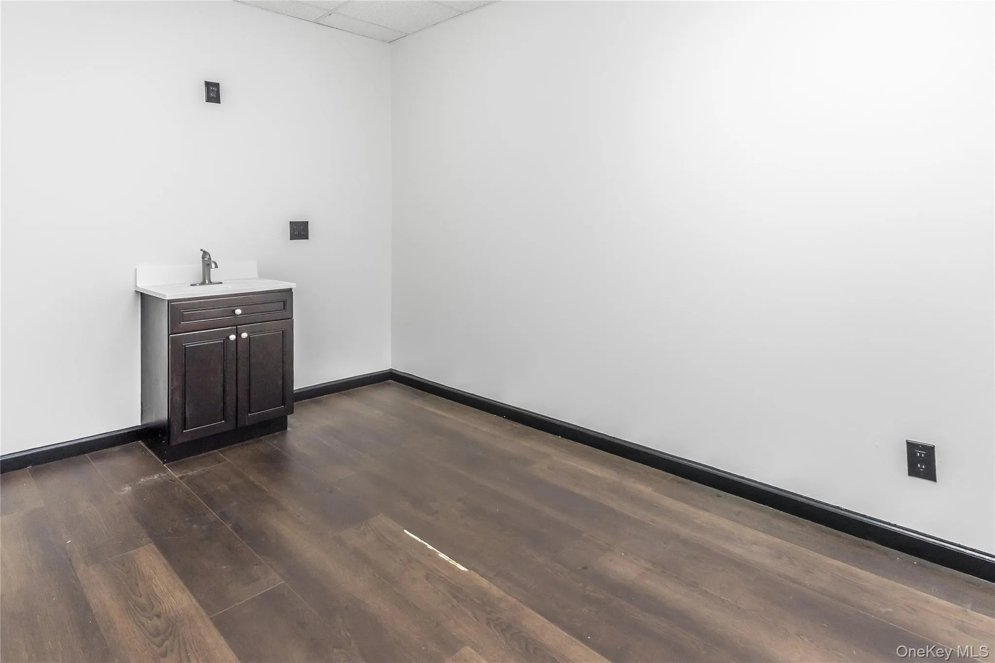 816 Hempstead Turnpike, Hempstead, NY, ,Commercial Lease,For Rent,Hempstead,0,1060251 816 Hempstead Turnpike, Hempstead, NY, ,Commercial Lease,For Rent,Hempstead,0,1060251