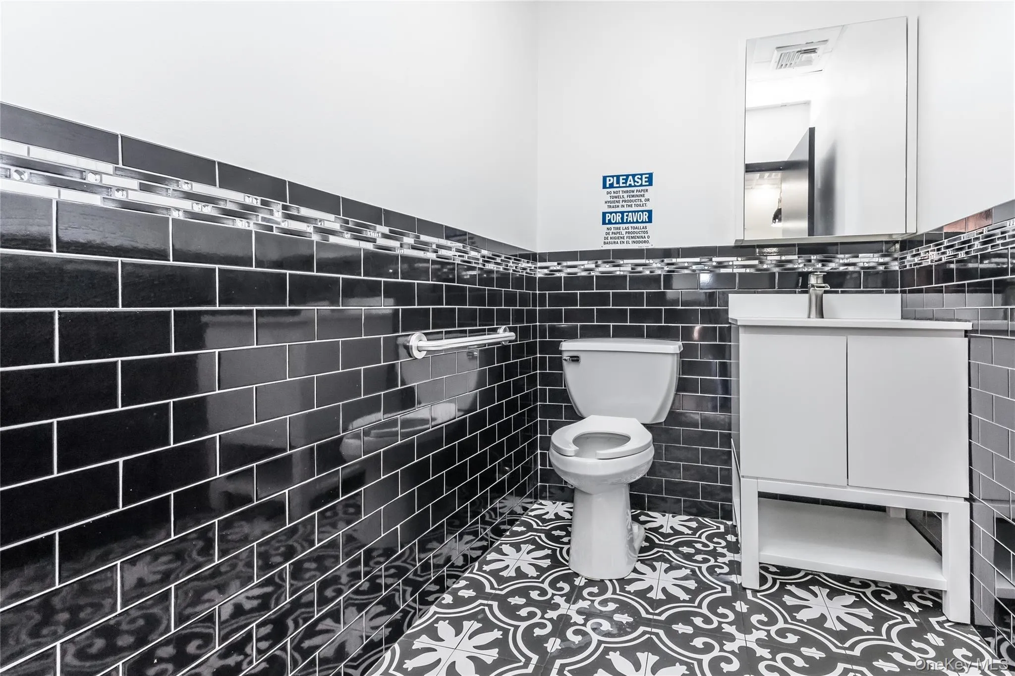 816 Hempstead Turnpike, Hempstead, NY, ,Commercial Lease,For Rent,Hempstead,0,1060251 816 Hempstead Turnpike, Hempstead, NY, ,Commercial Lease,For Rent,Hempstead,0,1060251