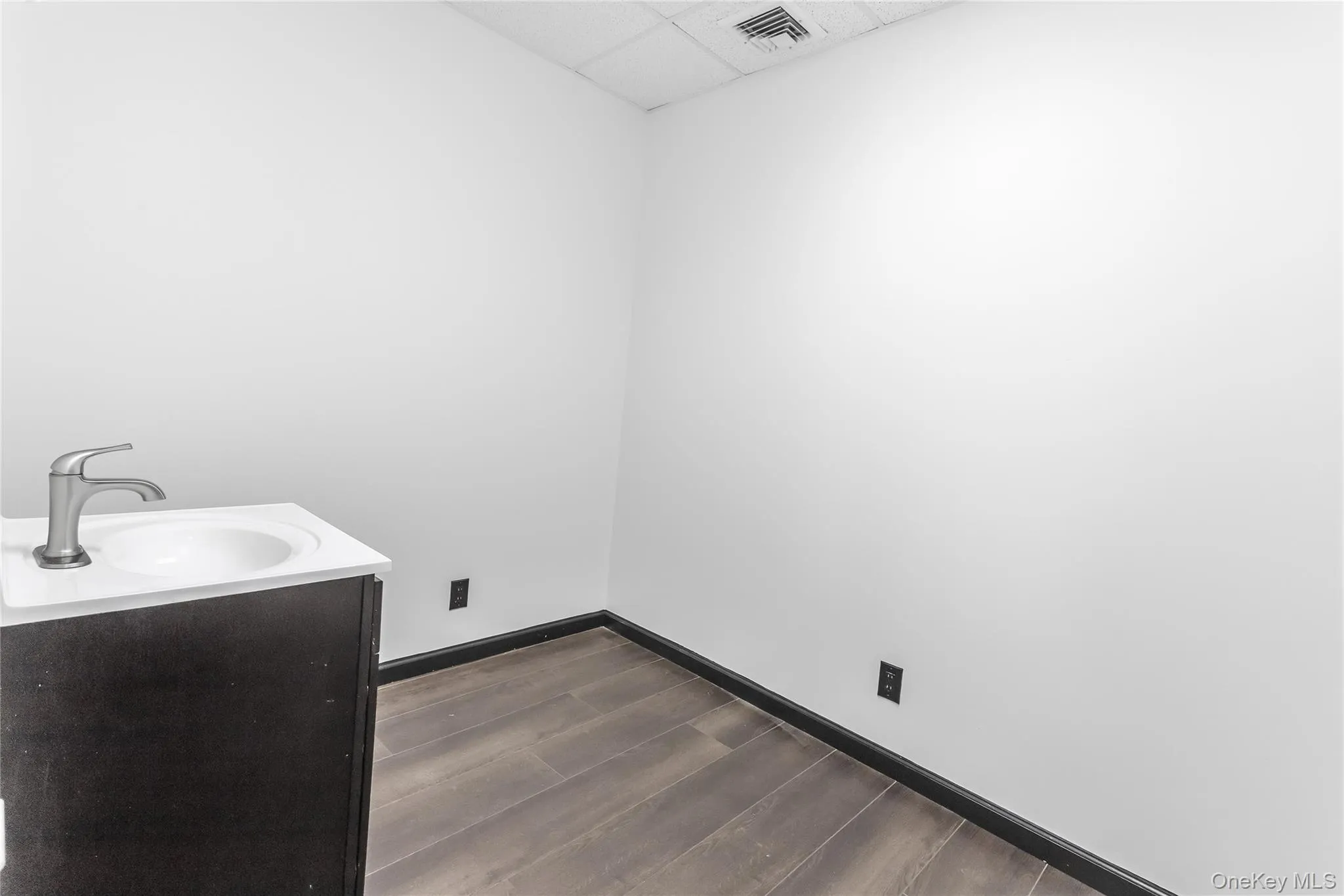 816 Hempstead Turnpike, Hempstead, NY, ,Commercial Lease,For Rent,Hempstead,0,1060251 816 Hempstead Turnpike, Hempstead, NY, ,Commercial Lease,For Rent,Hempstead,0,1060251