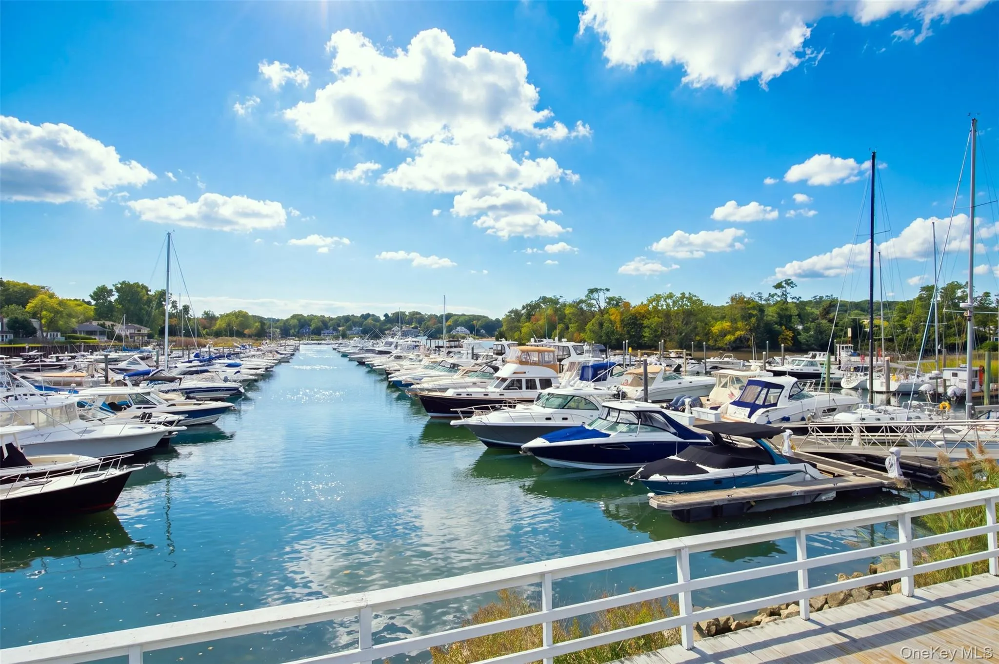 Close to marinas Close to marinas