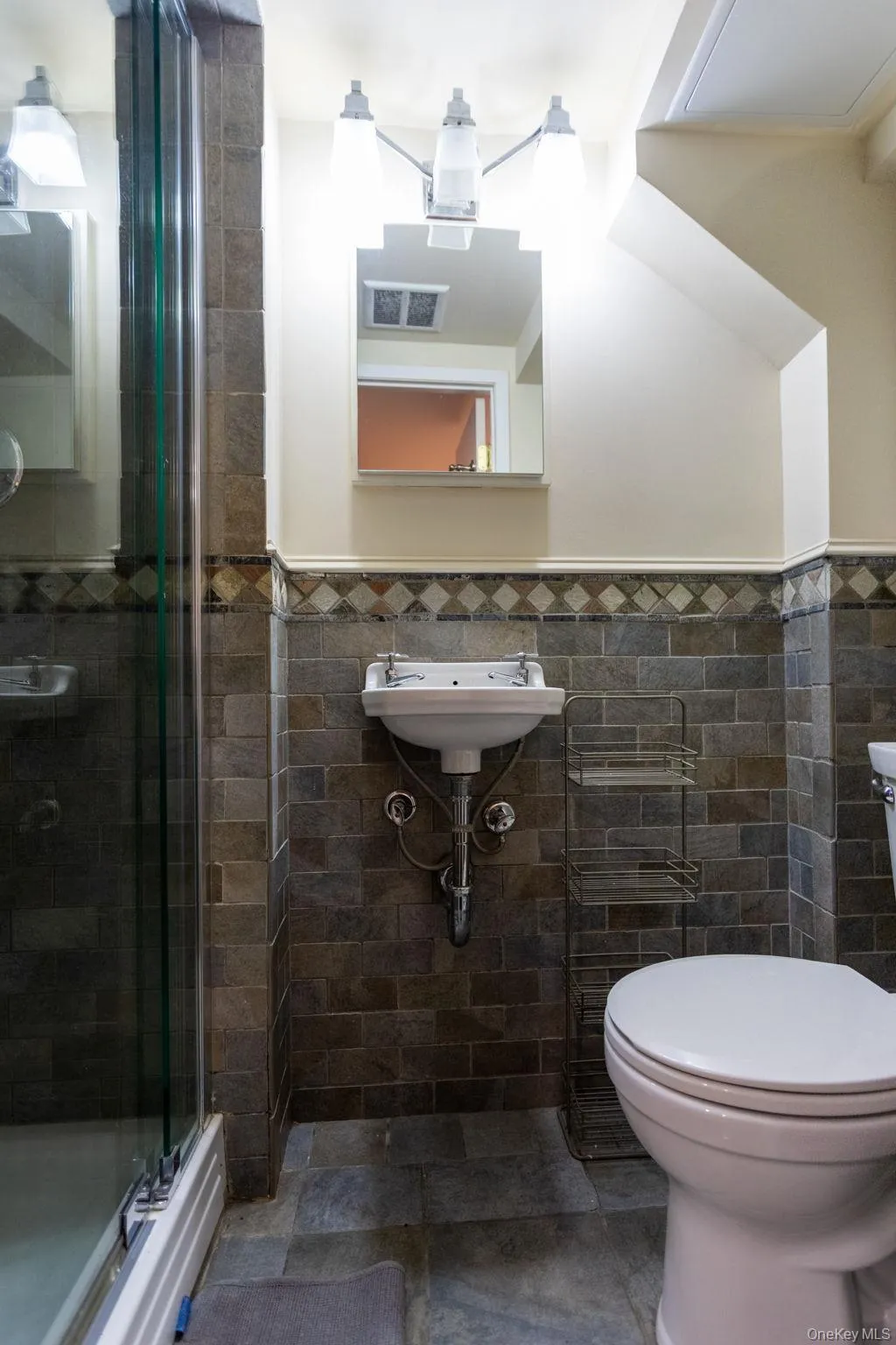 80-17 211th Street, New York, NY, 3 Bedrooms Bedrooms, 11 Rooms Rooms,2 BathroomsBathrooms,Residential,For Rent,211th,0,1060255 80-17 211th Street, New York, NY, 3 Bedrooms Bedrooms, 11 Rooms Rooms,2 BathroomsBathrooms,Residential,For Rent,211th,0,1060255