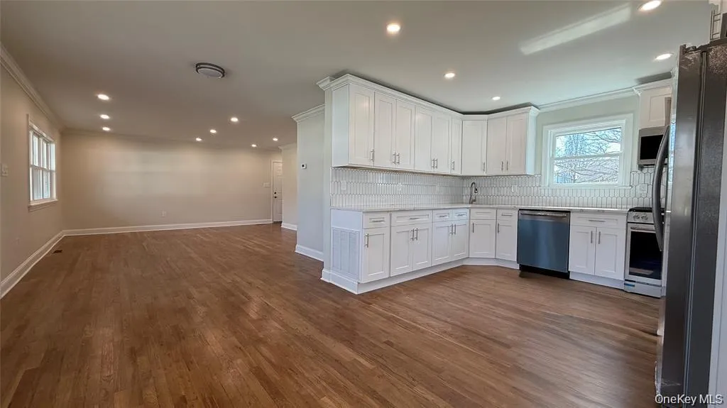 211 4th Avenue, West Babylon, NY, 3 Bedrooms Bedrooms, 6 Rooms Rooms,1 BathroomBathrooms,Residential,For Rent,4th,0,1060261 211 4th Avenue, West Babylon, NY, 3 Bedrooms Bedrooms, 6 Rooms Rooms,1 BathroomBathrooms,Residential,For Rent,4th,0,1060261