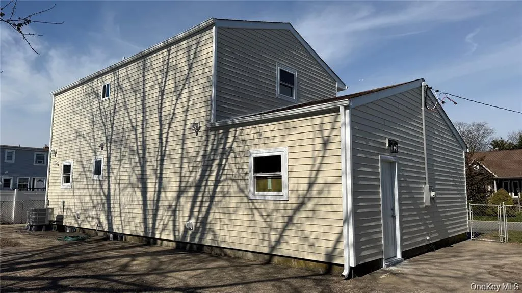211 4th Avenue, West Babylon, NY, 3 Bedrooms Bedrooms, 6 Rooms Rooms,1 BathroomBathrooms,Residential,For Rent,4th,0,1060261 211 4th Avenue, West Babylon, NY, 3 Bedrooms Bedrooms, 6 Rooms Rooms,1 BathroomBathrooms,Residential,For Rent,4th,0,1060261