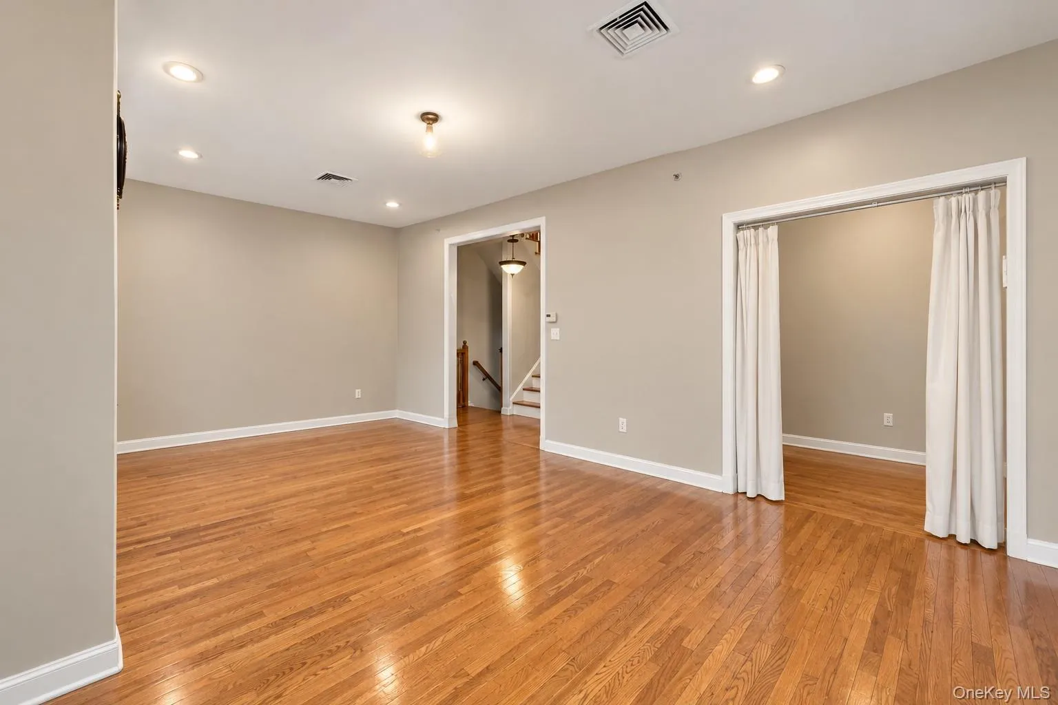 12 Widman Court, Ramapo, NY, 7 Bedrooms Bedrooms, 13 Rooms Rooms,3 BathroomsBathrooms,Residential,For Rent,Widman,0,1060262 12 Widman Court, Ramapo, NY, 7 Bedrooms Bedrooms, 13 Rooms Rooms,3 BathroomsBathrooms,Residential,For Rent,Widman,0,1060262