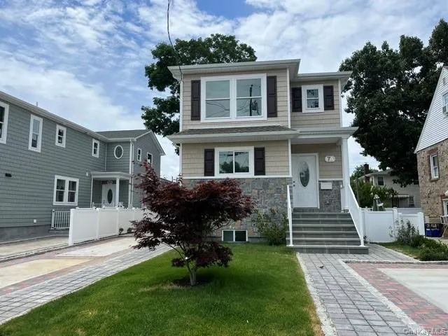 17 Firwood Road, North Hempstead, NY, 3 Bedroom Bedrooms, 6 Room Rooms,2 BathroomBathrooms,Residential Lease,For Rent,Firwood,0,1060264 17 Firwood Road, North Hempstead, NY, 3 Bedroom Bedrooms, 6 Room Rooms,2 BathroomBathrooms,Residential Lease,For Rent,Firwood,0,1060264