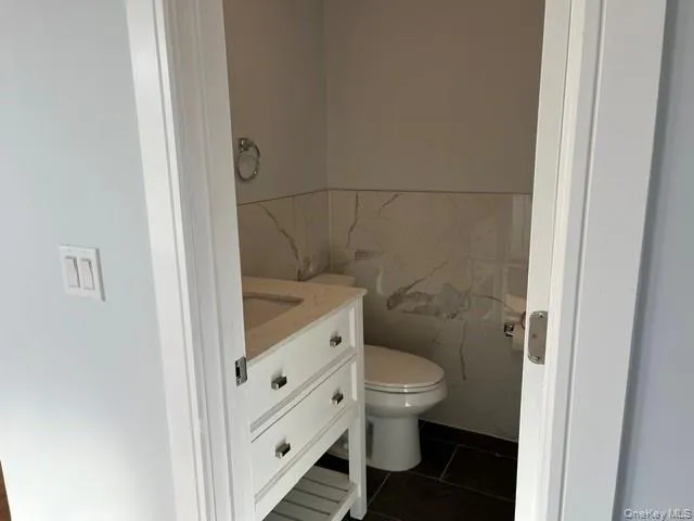 17 Firwood Road, North Hempstead, NY, 3 Bedroom Bedrooms, 6 Room Rooms,2 BathroomBathrooms,Residential Lease,For Rent,Firwood,0,1060264 17 Firwood Road, North Hempstead, NY, 3 Bedroom Bedrooms, 6 Room Rooms,2 BathroomBathrooms,Residential Lease,For Rent,Firwood,0,1060264