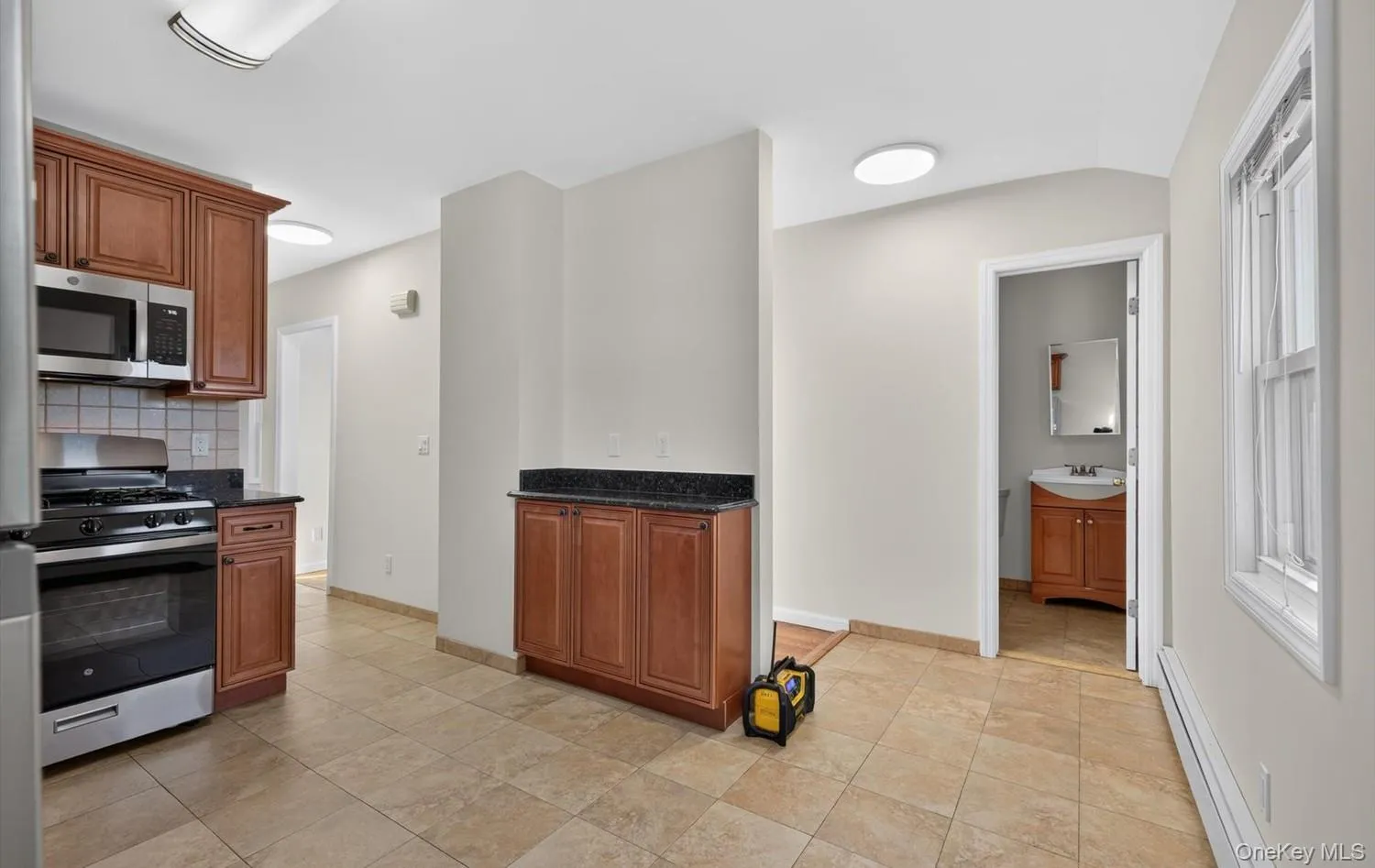 2 Austral Avenue, Glen Cove, NY, 3 Bedrooms Bedrooms, 6 Rooms Rooms,1 BathroomBathrooms,Residential,For Rent,Austral,0,1060270 2 Austral Avenue, Glen Cove, NY, 3 Bedrooms Bedrooms, 6 Rooms Rooms,1 BathroomBathrooms,Residential,For Rent,Austral,0,1060270