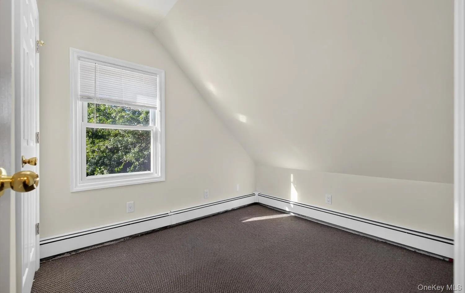 2 Austral Avenue, Glen Cove, NY, 3 Bedrooms Bedrooms, 6 Rooms Rooms,1 BathroomBathrooms,Residential,For Rent,Austral,0,1060270 2 Austral Avenue, Glen Cove, NY, 3 Bedrooms Bedrooms, 6 Rooms Rooms,1 BathroomBathrooms,Residential,For Rent,Austral,0,1060270
