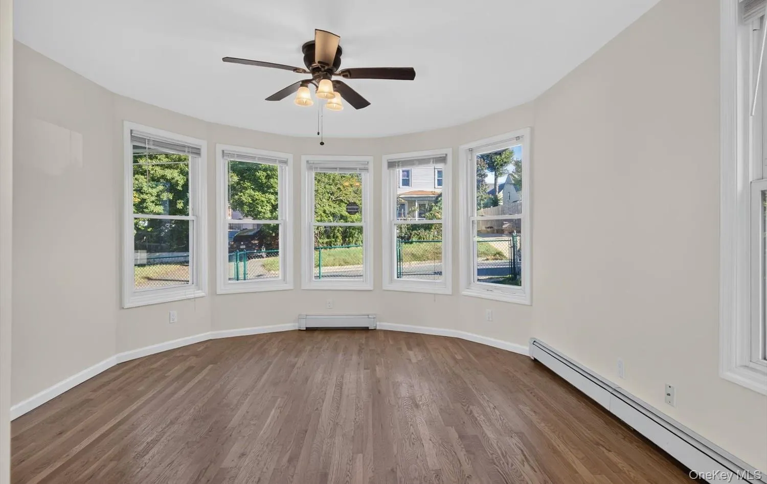 2 Austral Avenue, Glen Cove, NY, 3 Bedrooms Bedrooms, 6 Rooms Rooms,1 BathroomBathrooms,Residential,For Rent,Austral,0,1060270 2 Austral Avenue, Glen Cove, NY, 3 Bedrooms Bedrooms, 6 Rooms Rooms,1 BathroomBathrooms,Residential,For Rent,Austral,0,1060270