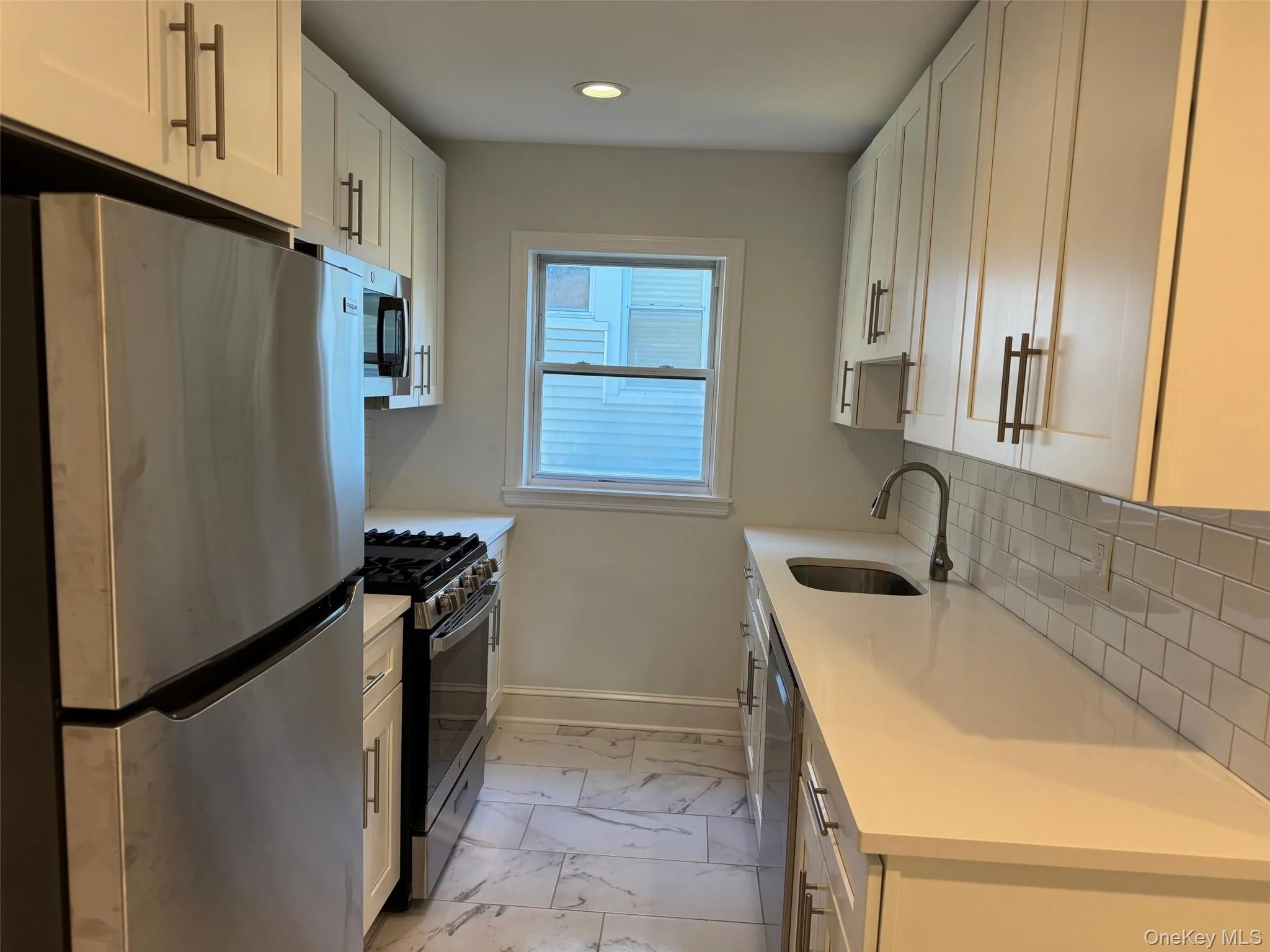 52 Highland, North Hempstead, NY , With , 2 Bedroom , and , 4 Room , 1 Bathroom , For , Residential Lease , For Rent , 1060277 , MLSID,1060277 52 Highland, North Hempstead, NY , With , 2 Bedroom , and , 4 Room , 1 Bathroom , For , Residential Lease , For Rent , 1060277 , MLSID,1060277