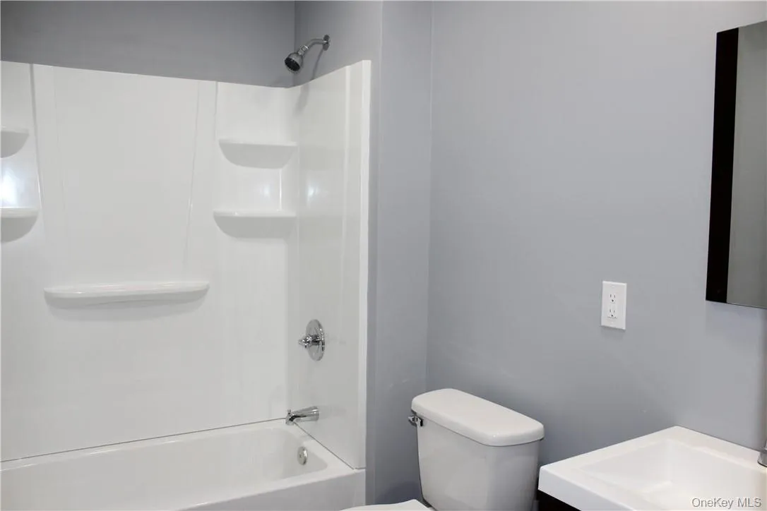 3144 Route 9W, New Windsor, NY, 2 Bedroom Bedrooms, 5 Room Rooms,1 BathroomBathrooms,Residential Lease,For Rent,Route 9W,0,1060279 3144 Route 9W, New Windsor, NY, 2 Bedroom Bedrooms, 5 Room Rooms,1 BathroomBathrooms,Residential Lease,For Rent,Route 9W,0,1060279