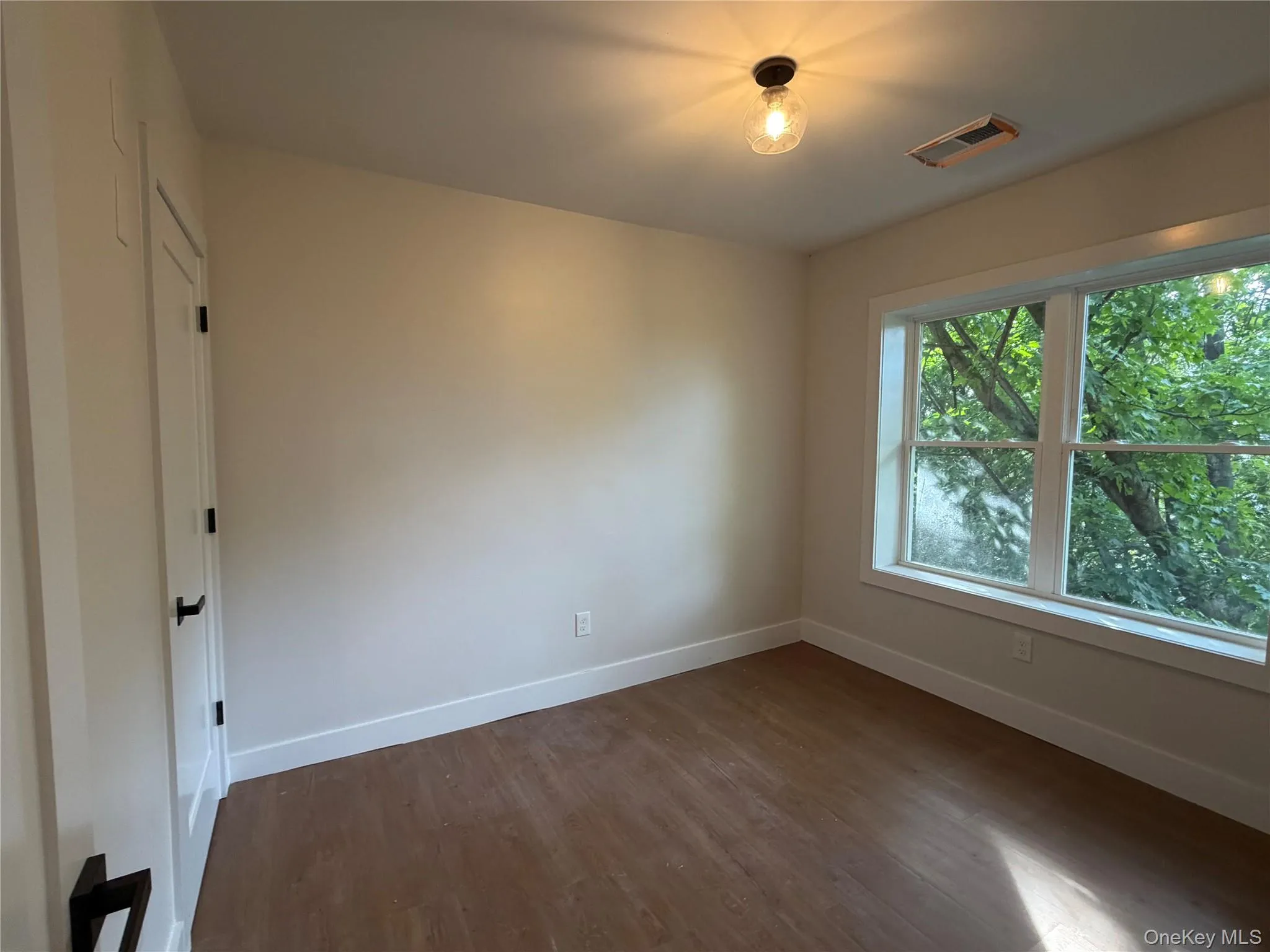55 Bona Ventura Avenue, Shawangunk, NY, 2 Bedroom Bedrooms, 5 Room Rooms,1 BathroomBathrooms,Residential Lease,For Rent,Bona Ventura,0,1060285 55 Bona Ventura Avenue, Shawangunk, NY, 2 Bedroom Bedrooms, 5 Room Rooms,1 BathroomBathrooms,Residential Lease,For Rent,Bona Ventura,0,1060285