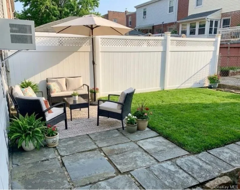 136-67 72nd Avenue, New York, NY, 3 Bedrooms Bedrooms, 7 Rooms Rooms,1 BathroomBathrooms,Residential,For Rent,72nd,0,1060287 136-67 72nd Avenue, New York, NY, 3 Bedrooms Bedrooms, 7 Rooms Rooms,1 BathroomBathrooms,Residential,For Rent,72nd,0,1060287
