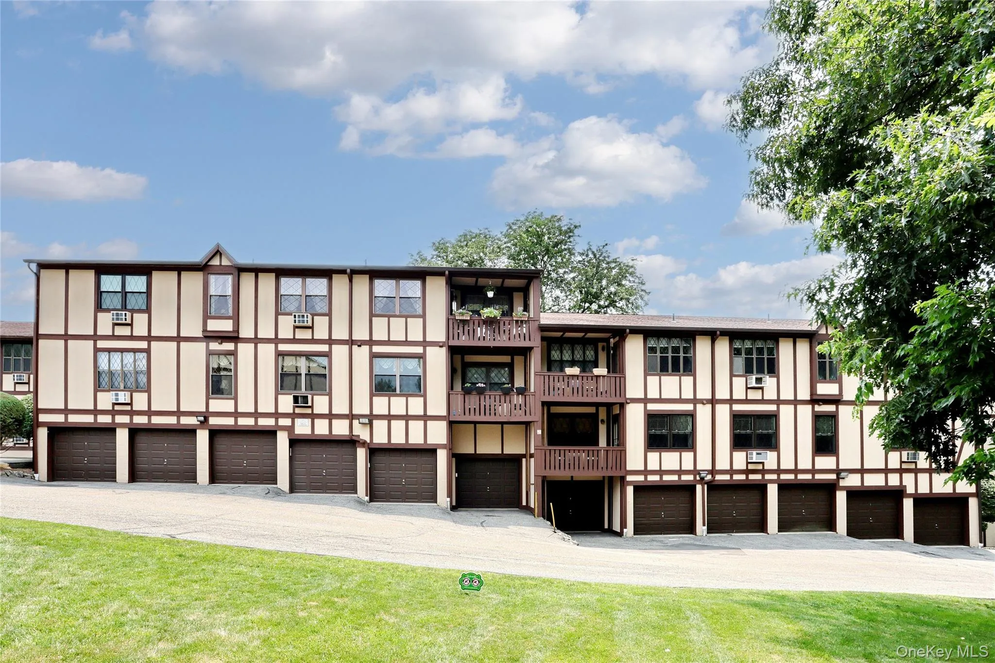 597 Sierra Vista Lane, Clarkstown, NY, 2 Bedrooms Bedrooms, 5 Rooms Rooms,2 BathroomsBathrooms,Residential,For Rent,Sierra Vista,0,1060292 597 Sierra Vista Lane, Clarkstown, NY, 2 Bedrooms Bedrooms, 5 Rooms Rooms,2 BathroomsBathrooms,Residential,For Rent,Sierra Vista,0,1060292