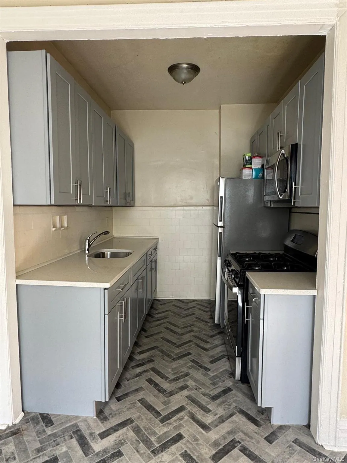 713 Commonwealth Avenue, New York, NY, 4 Bedroom Bedrooms, 6 Room Rooms,1 BathroomBathrooms,Residential Lease,For Rent,Commonwealth,0,1060303 713 Commonwealth Avenue, New York, NY, 4 Bedroom Bedrooms, 6 Room Rooms,1 BathroomBathrooms,Residential Lease,For Rent,Commonwealth,0,1060303